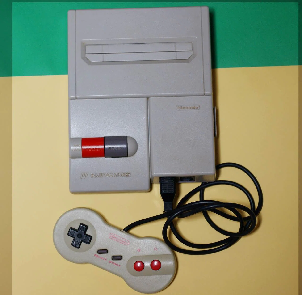 なぜ？AV仕様ファミコンをPS2の発売直後（2000年3月）に購入していた話