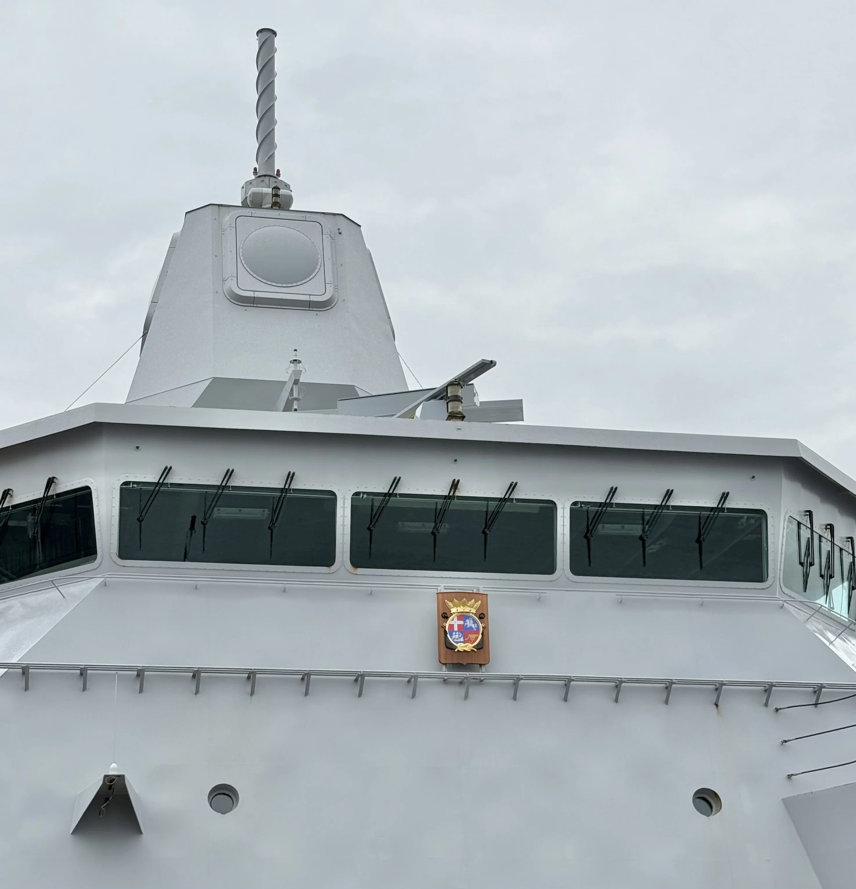 取材写真まとめ》オランダ海軍フリゲート艦「デ・ロイテル」東京港に