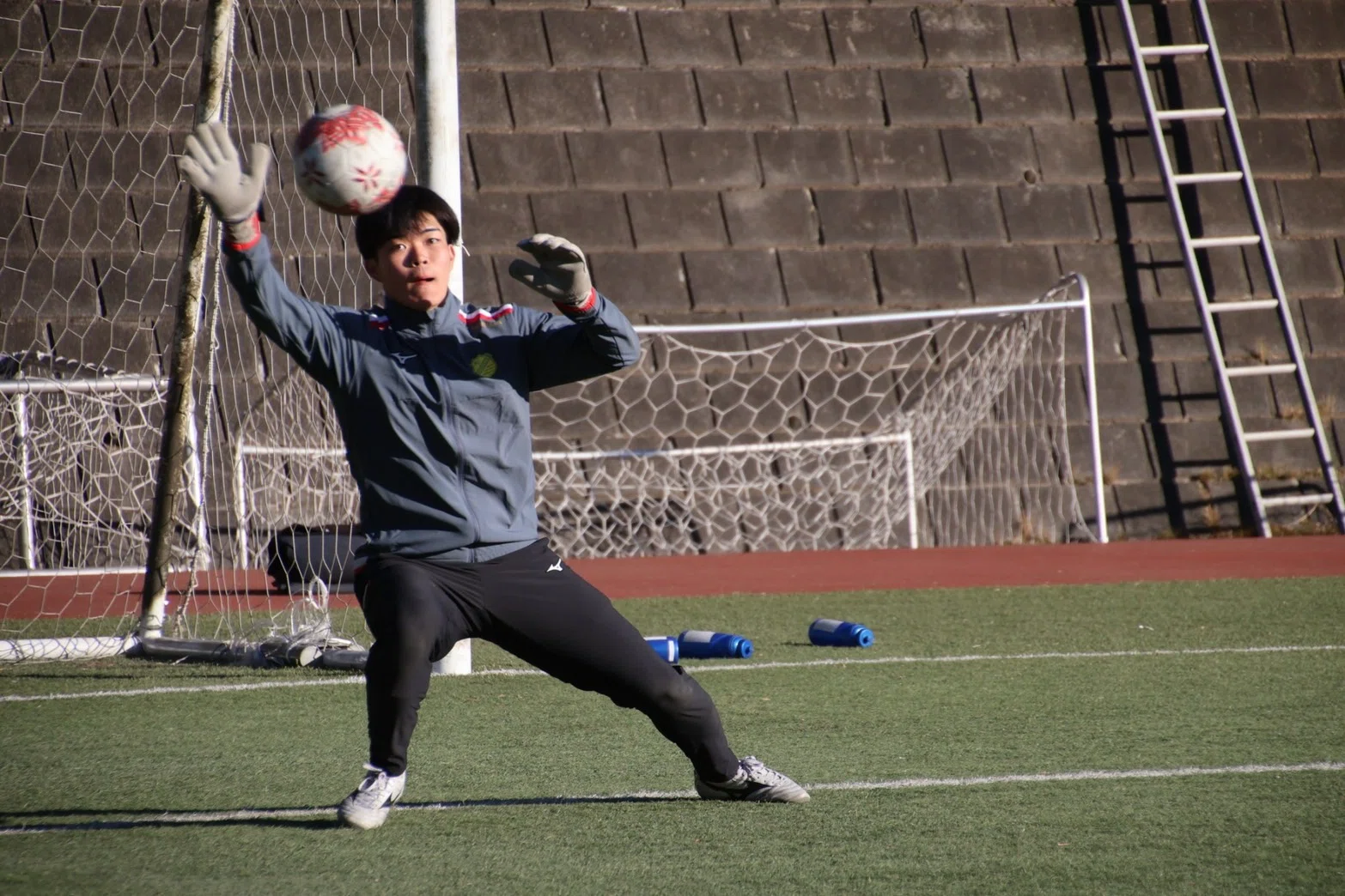 雲外蒼天｣ 1年 有竹拓海｜中央大学学友会サッカー部[公式]