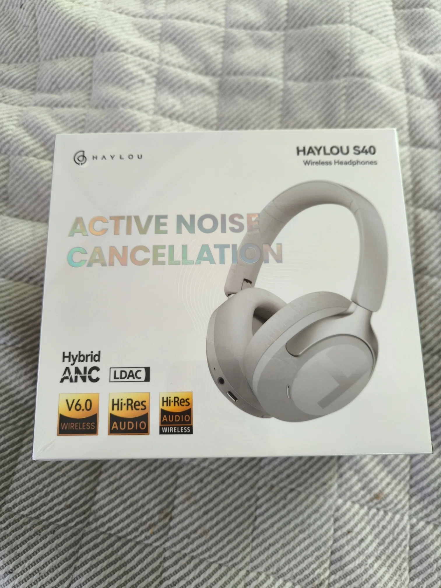 HAYLOU S40ワイヤレスヘッドホンレビュー。1万円以下で手に入る高