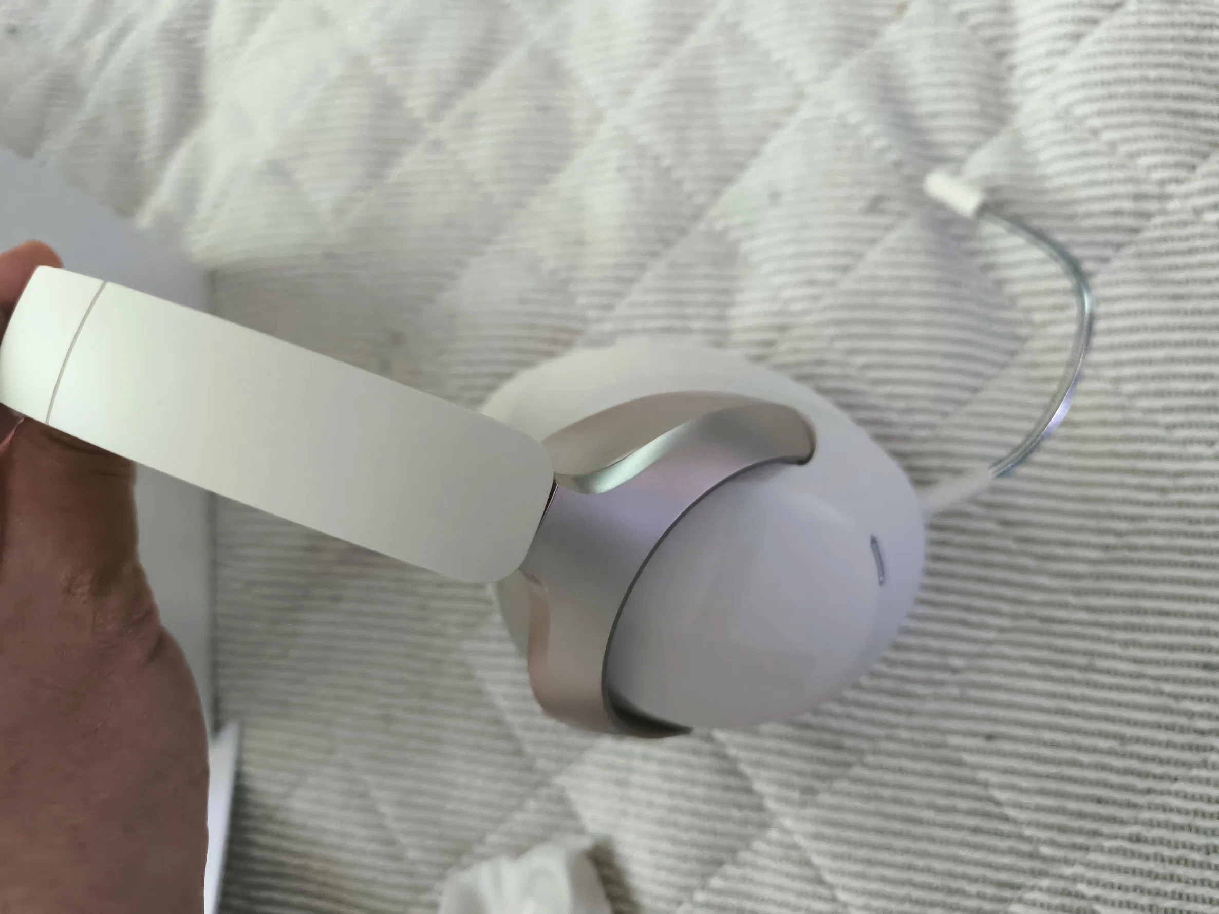 HAYLOU S40ワイヤレスヘッドホンレビュー。1万円以下で手に入る高