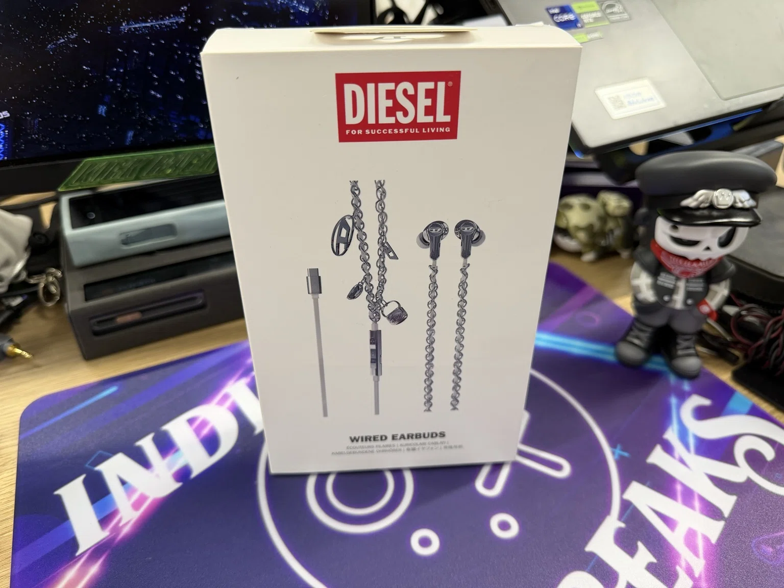 DIESEL WIRED EARBUDS 有線イヤホン Diesel Wired Earbuds レビュー｜SNSで話題のファッションイヤホンを