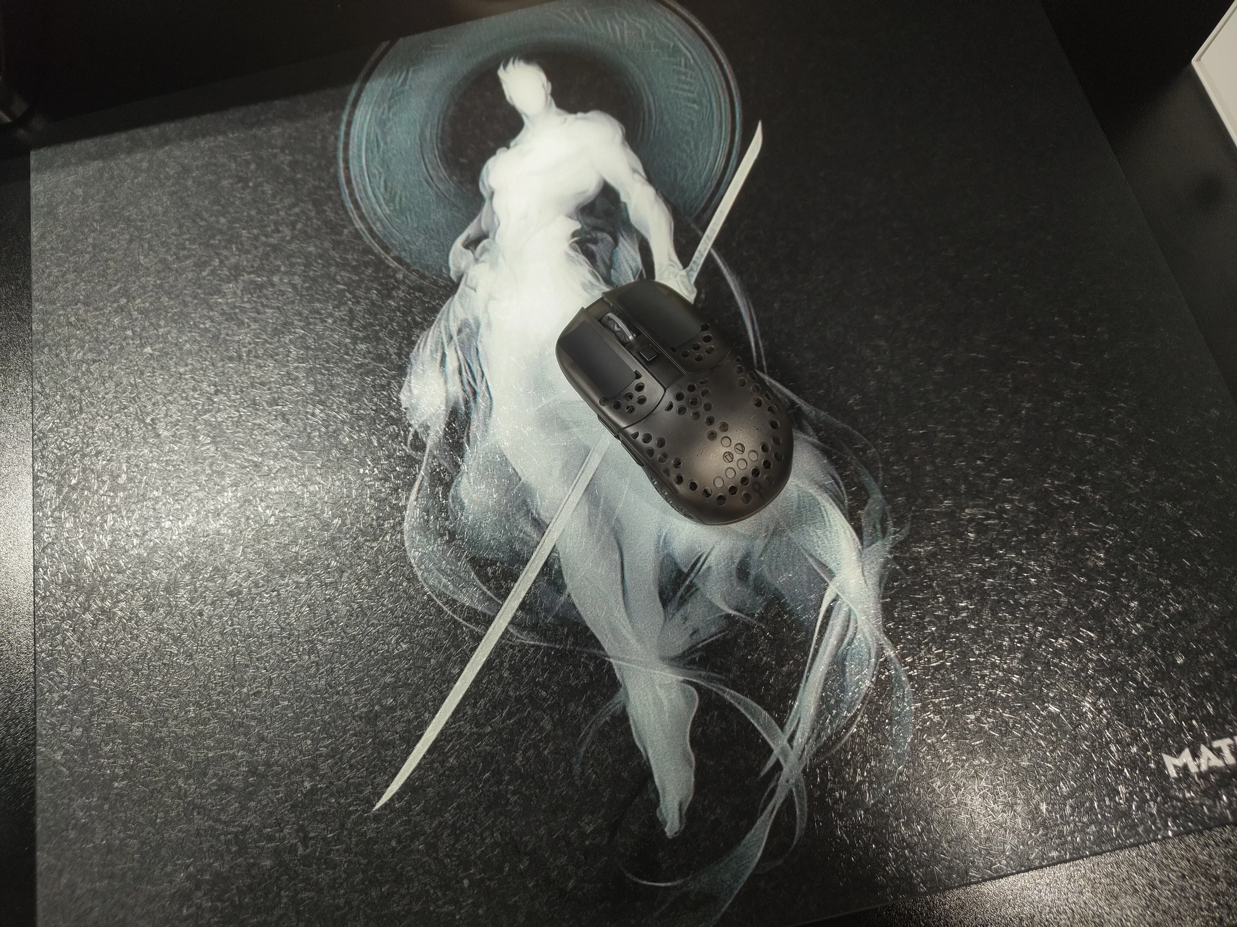 Matrova Yin: A brand new glass mousepad with a surface like no