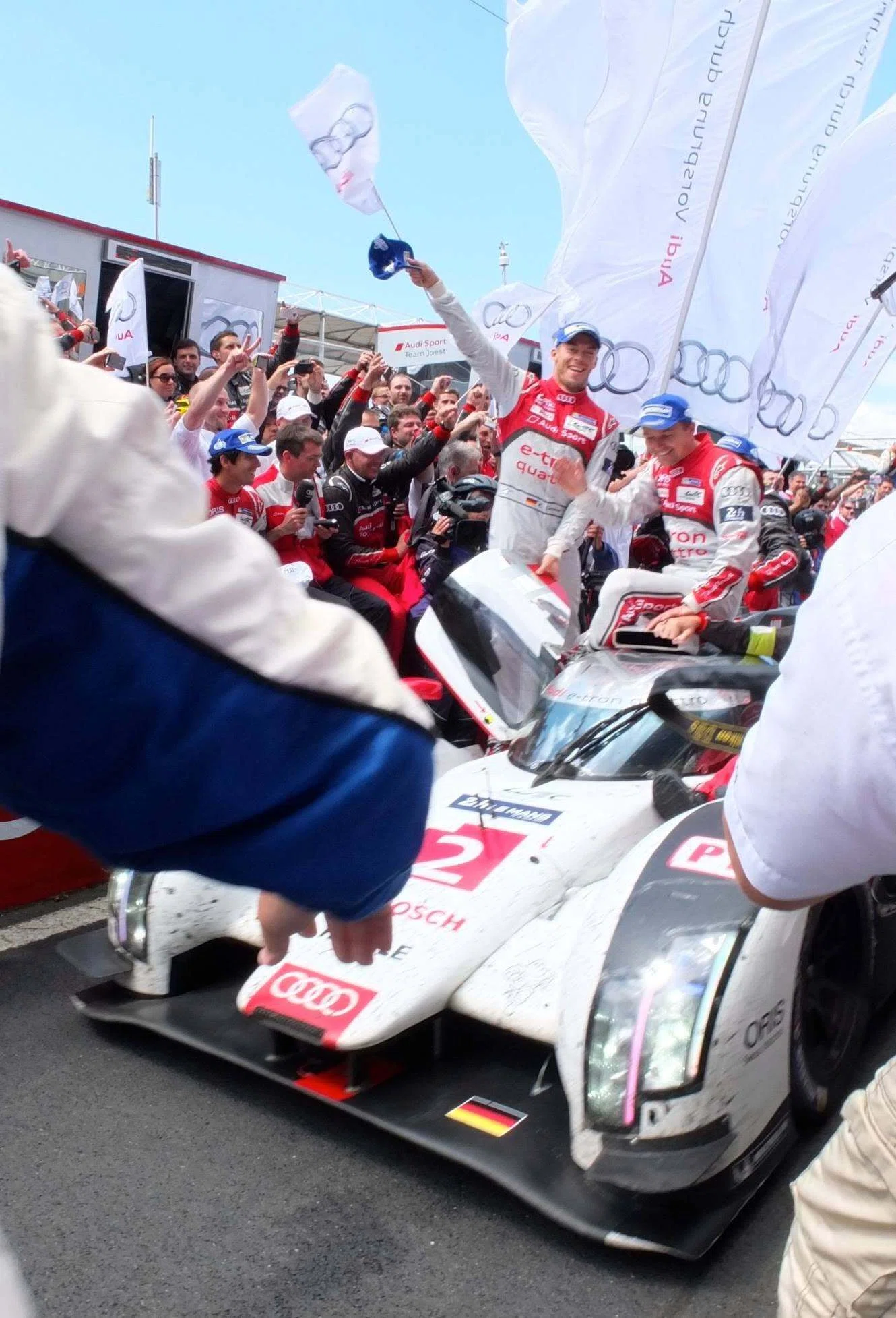 Audi R18 e-tron quattro ロッテラーサイン入り おめでとう、Audi R18 e-tron quattro｜Makoto Kojima