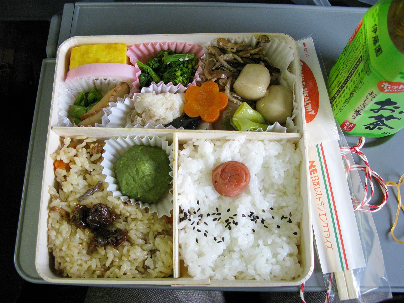 v344, 駅弁：鉄子の旅プロデュース 日本縦断弁当 こだわり東日本編