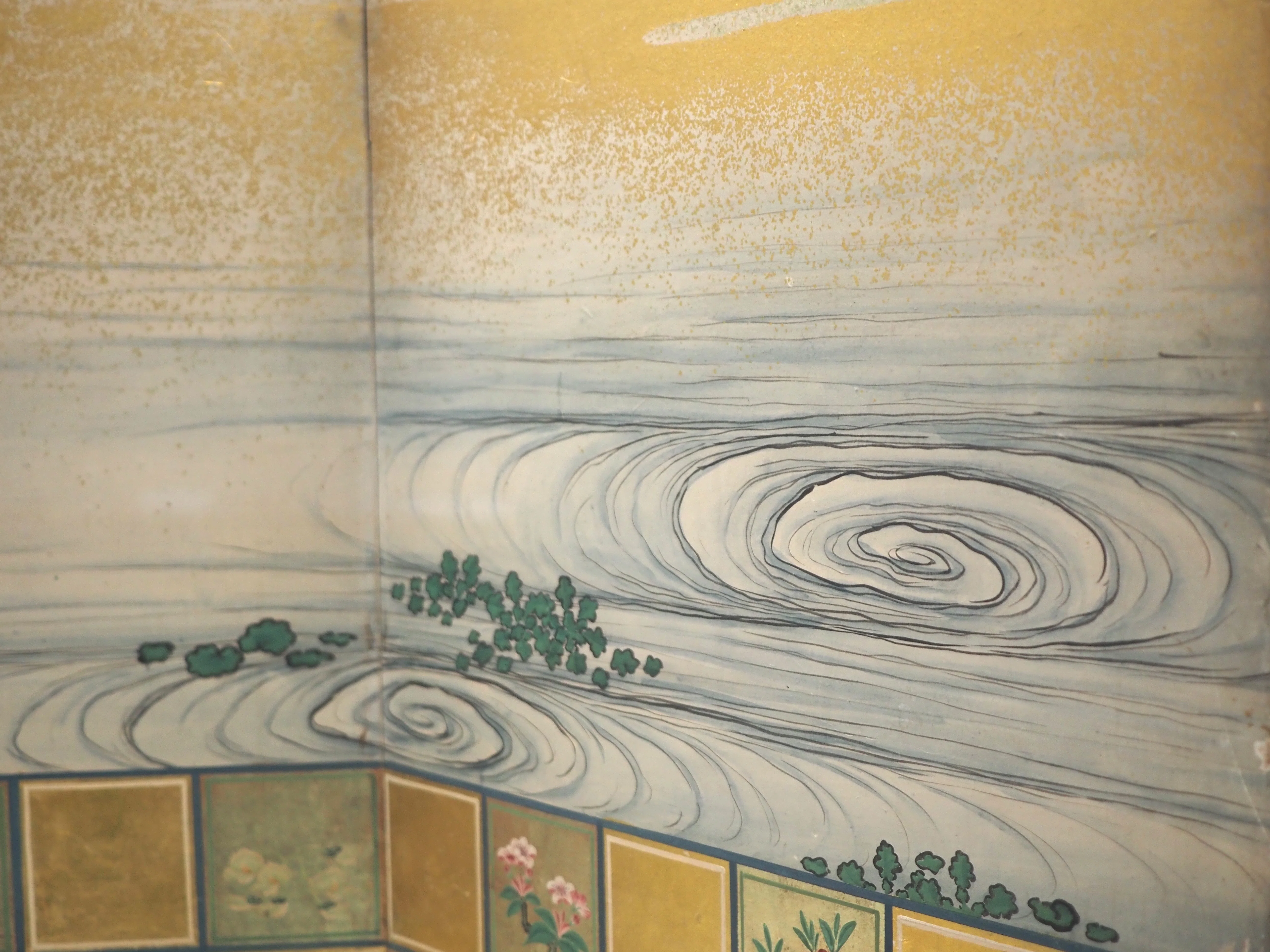 狩野山雪の《流水花卉図屏風》 実は両面仕様（リバーシブル）だった