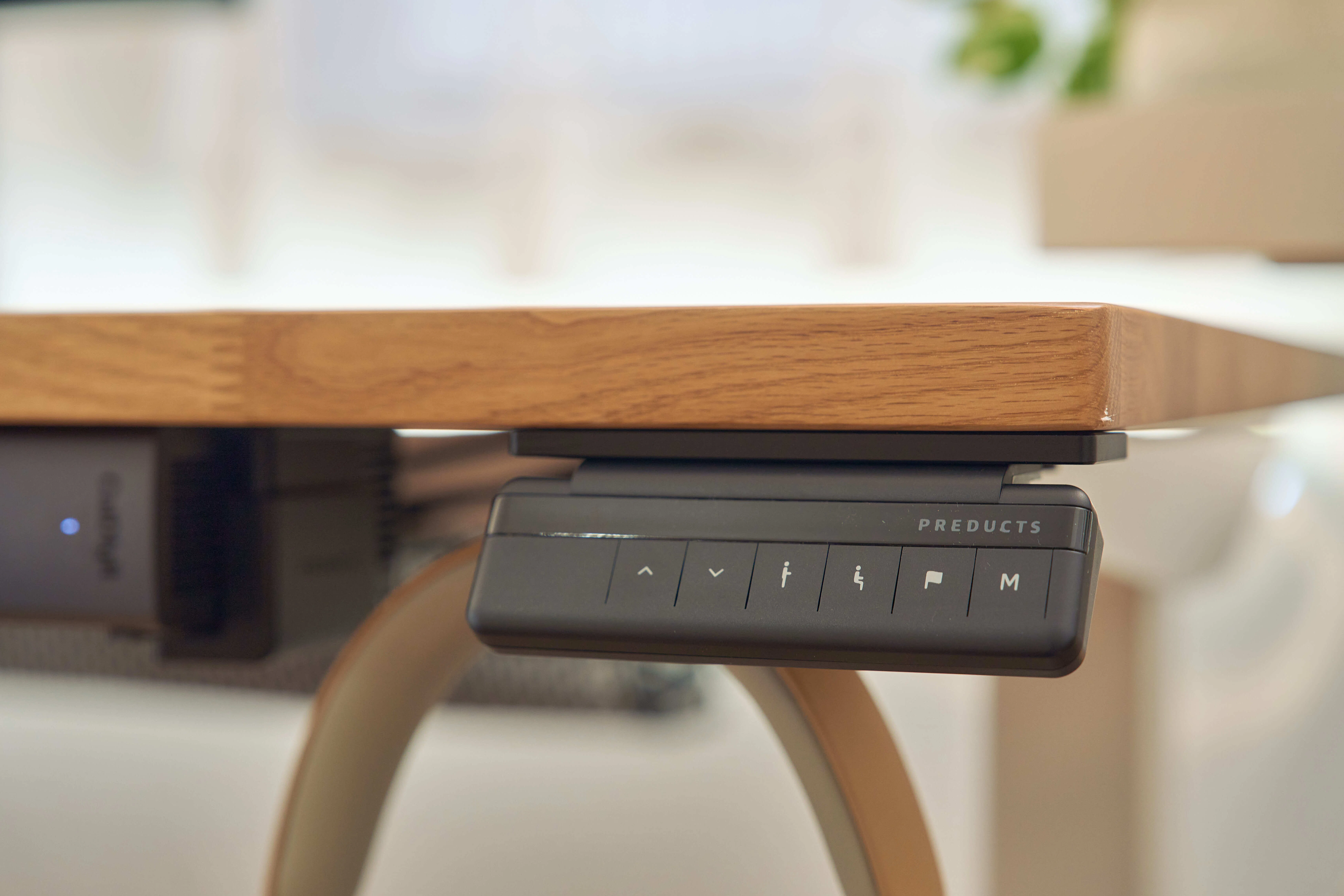 PREDUCTS DESK - ATELIERでデスクを全リセットした話｜天板とサイズで