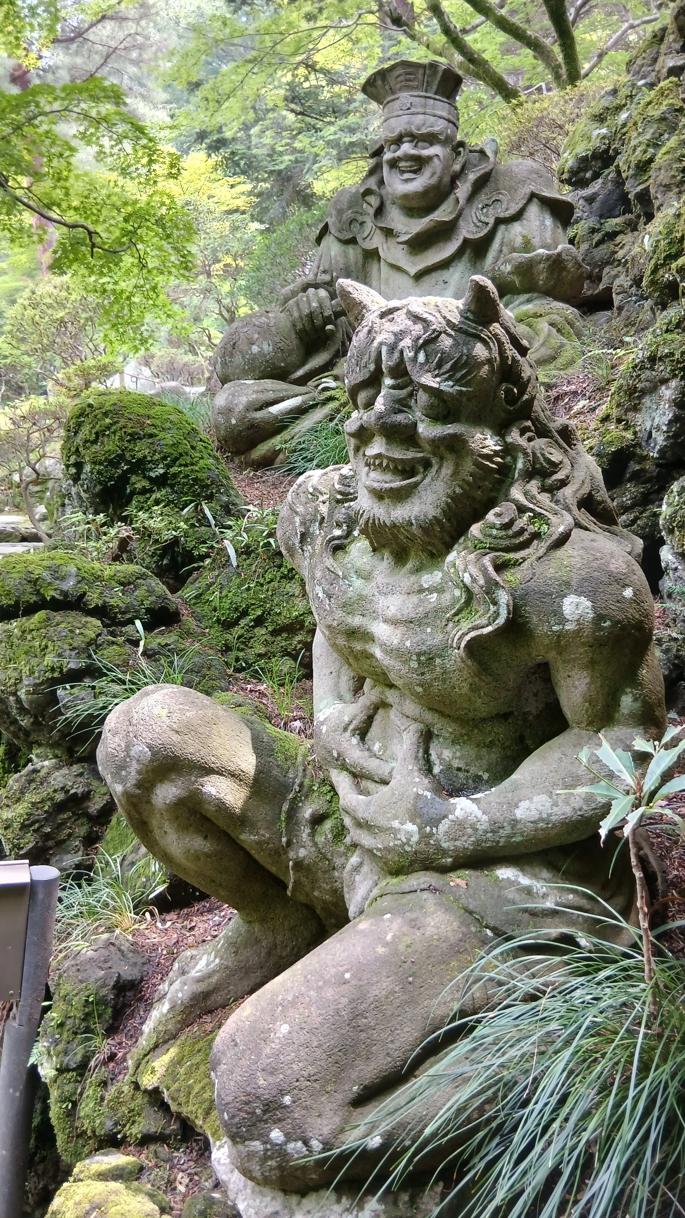 洞窟観音 徳明園 山徳記念館｜Konzoh Kurasan
