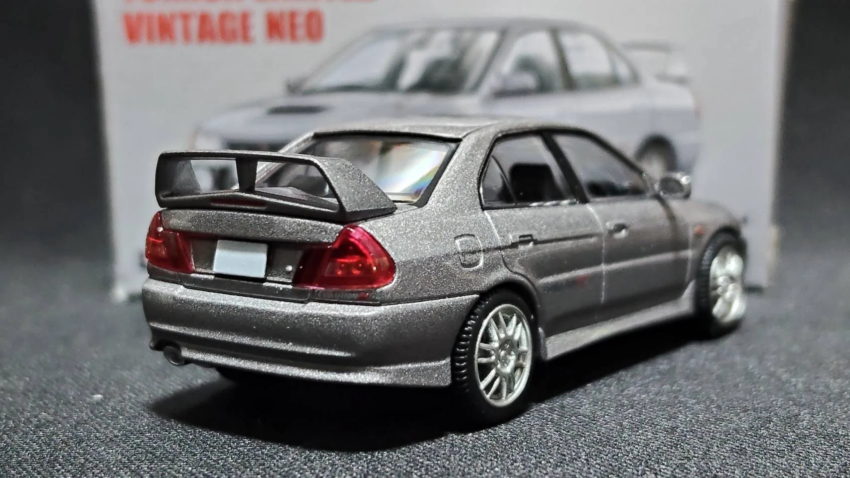 tomica LIMITED VINTAGE NEO 1/64 MITSUBISHI LANCER GSR EVOLUTION Ⅳ
