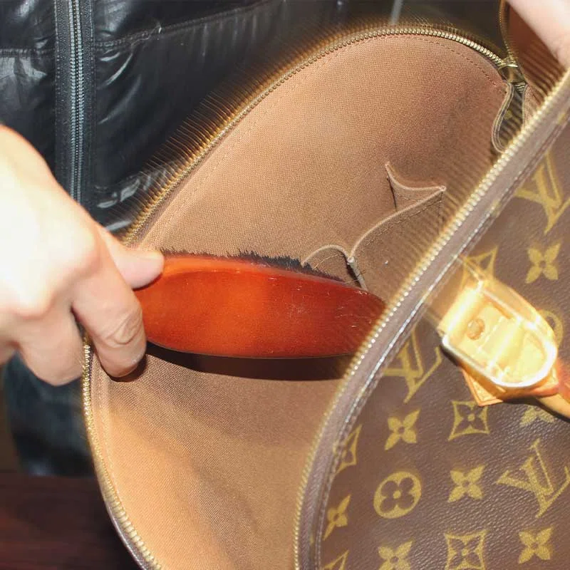 Clairen] Why Louis Vuitton bags cannot be cleaned by 'standard