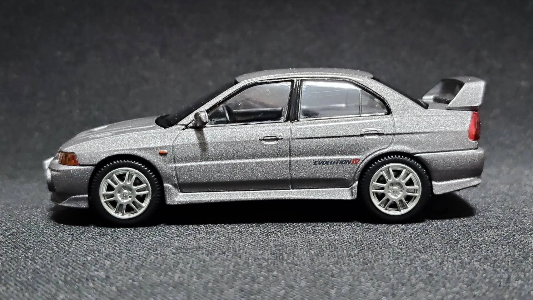 tomica LIMITED VINTAGE NEO 1/64 MITSUBISHI LANCER GSR EVOLUTION Ⅳ