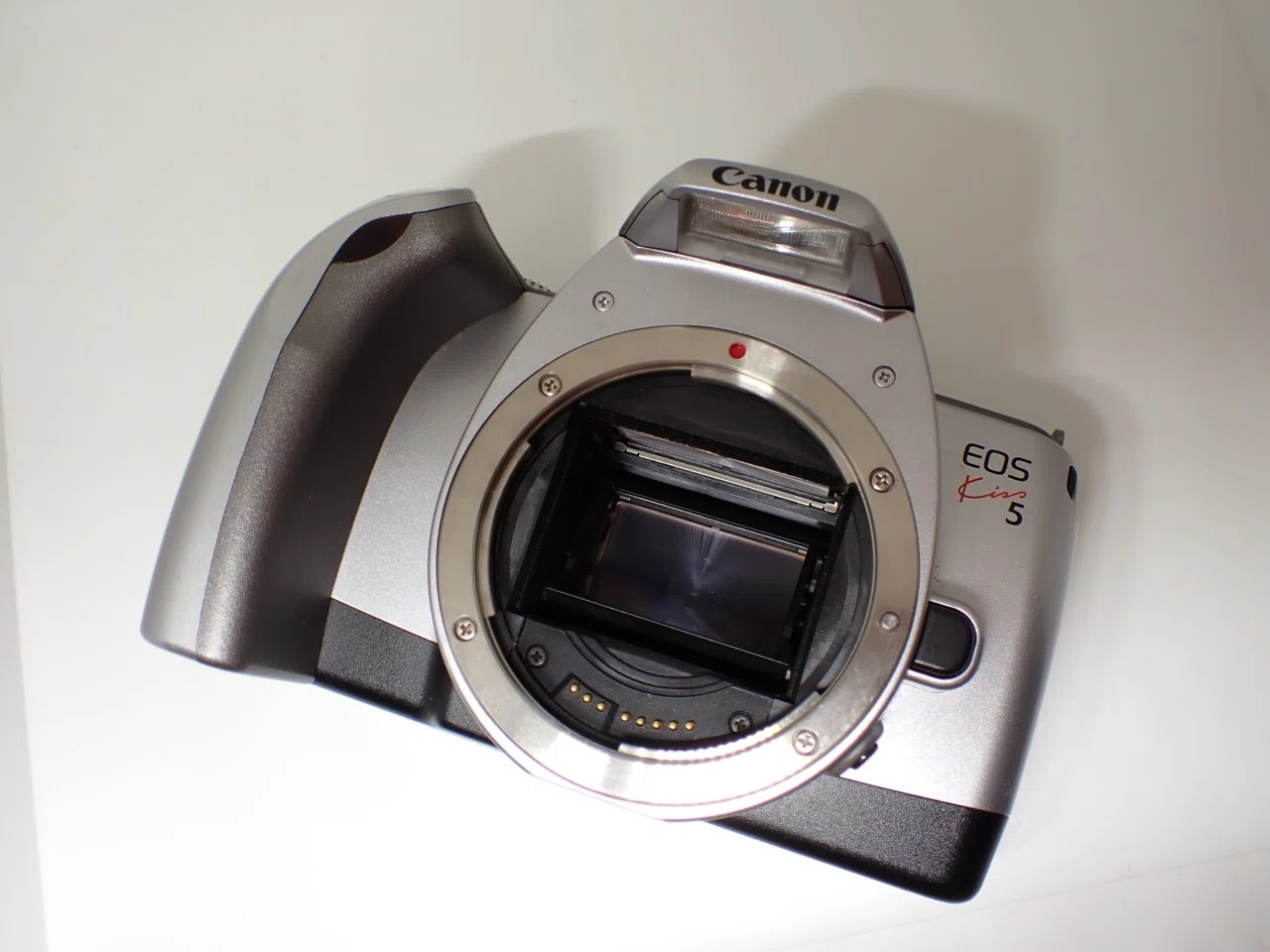 Canon EOS Kiss 5 シルバー　美品 せどり Canon EOS KISS 5を買いました｜go:ahead