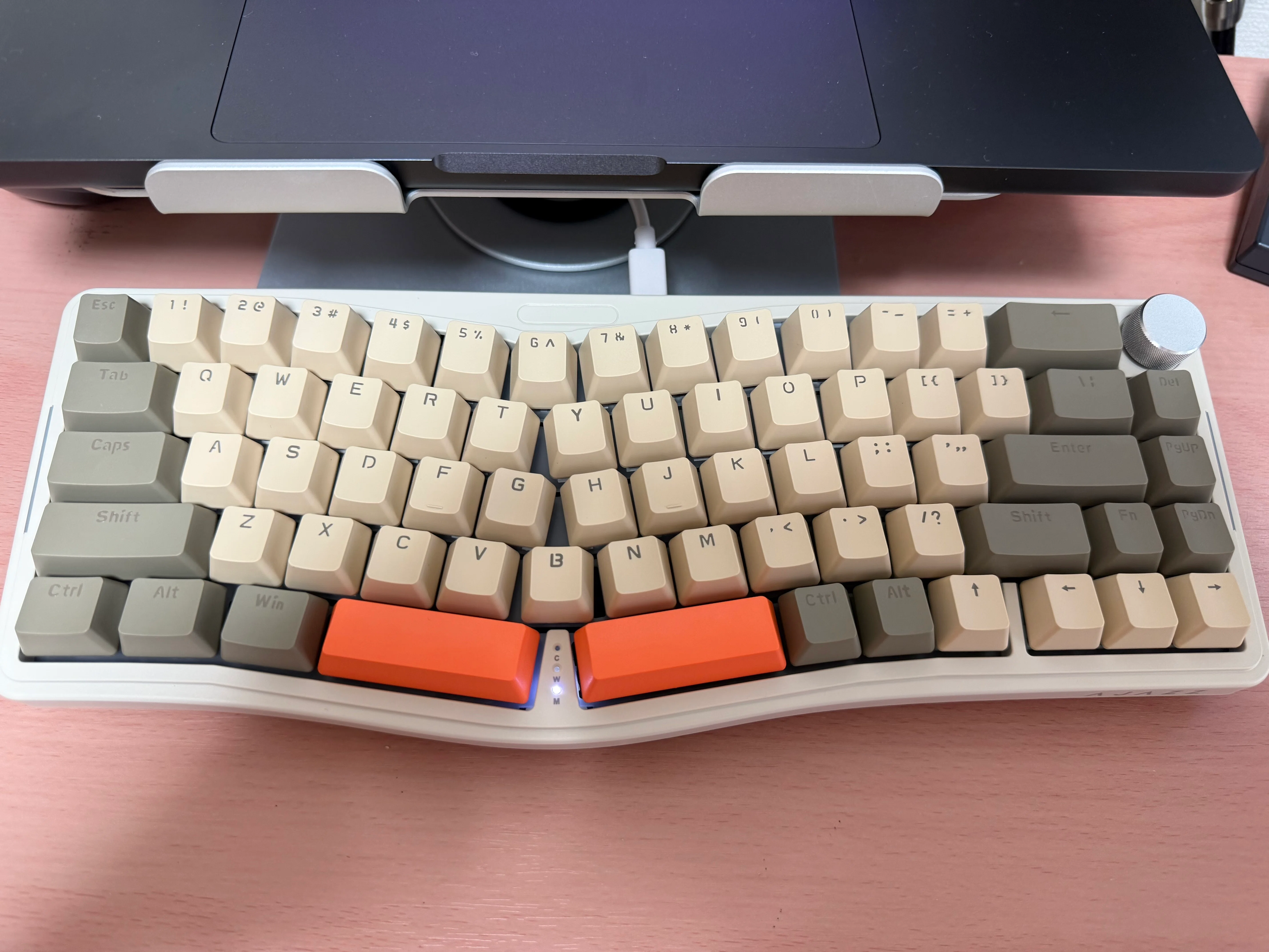 理想のキーボードを求めてAKS068を購入した。｜けいすけ