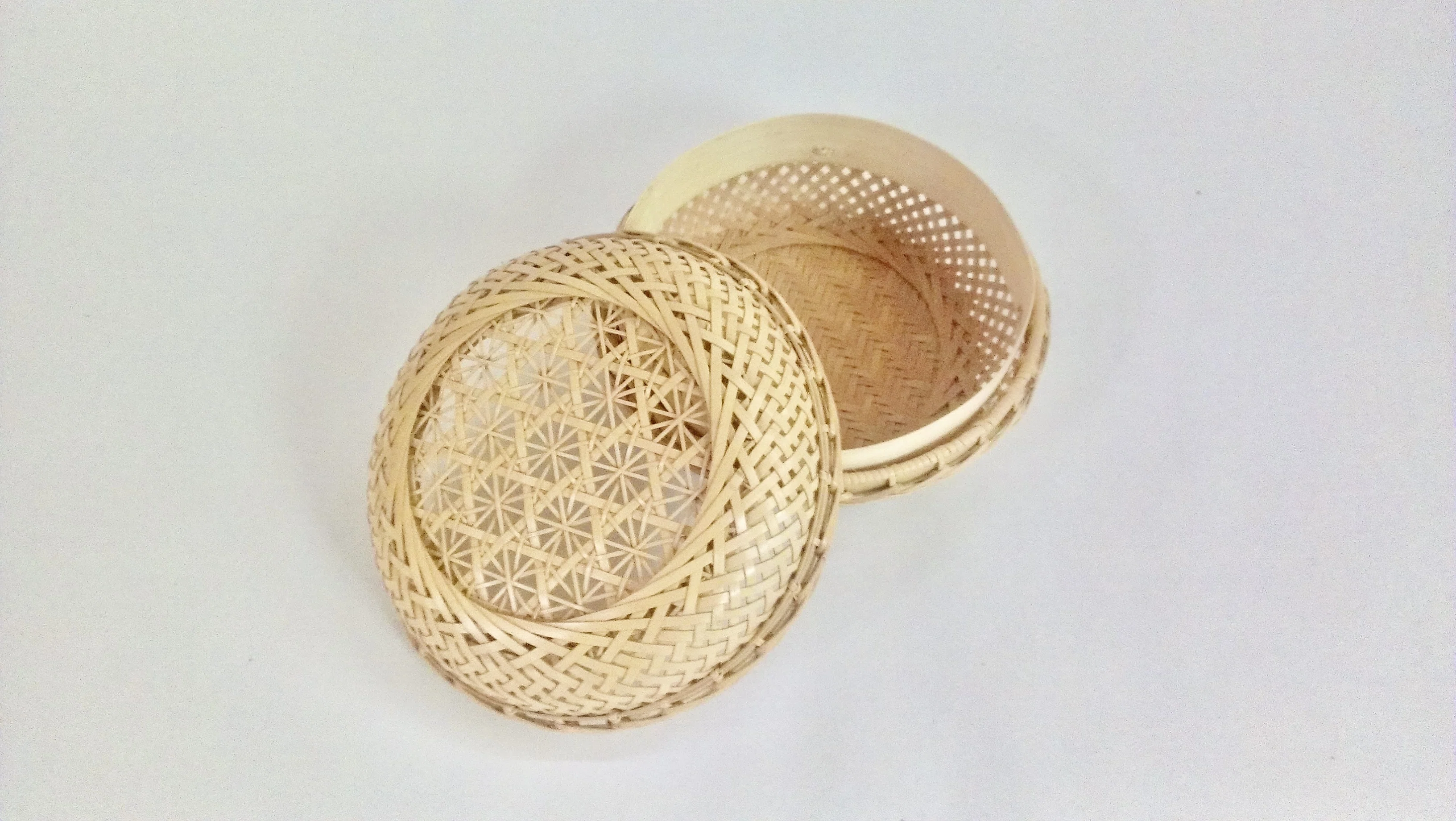 自分の名前で売れない」と悩む職人の世界線を変えた、たった一つの作品