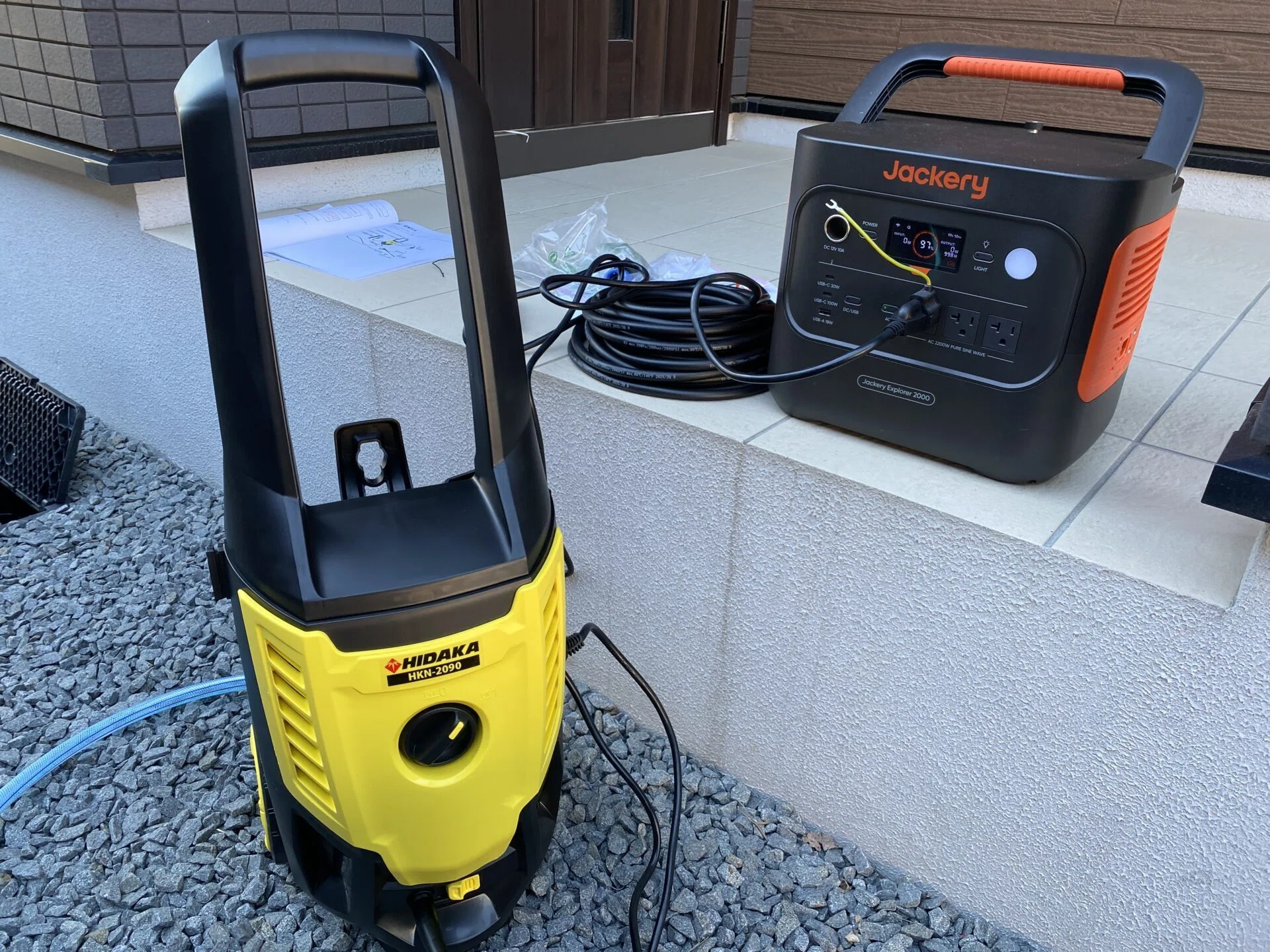 電気代ゼロで洗車できる！太陽光発電でヒダカ高圧洗浄機【HKN-2090】を