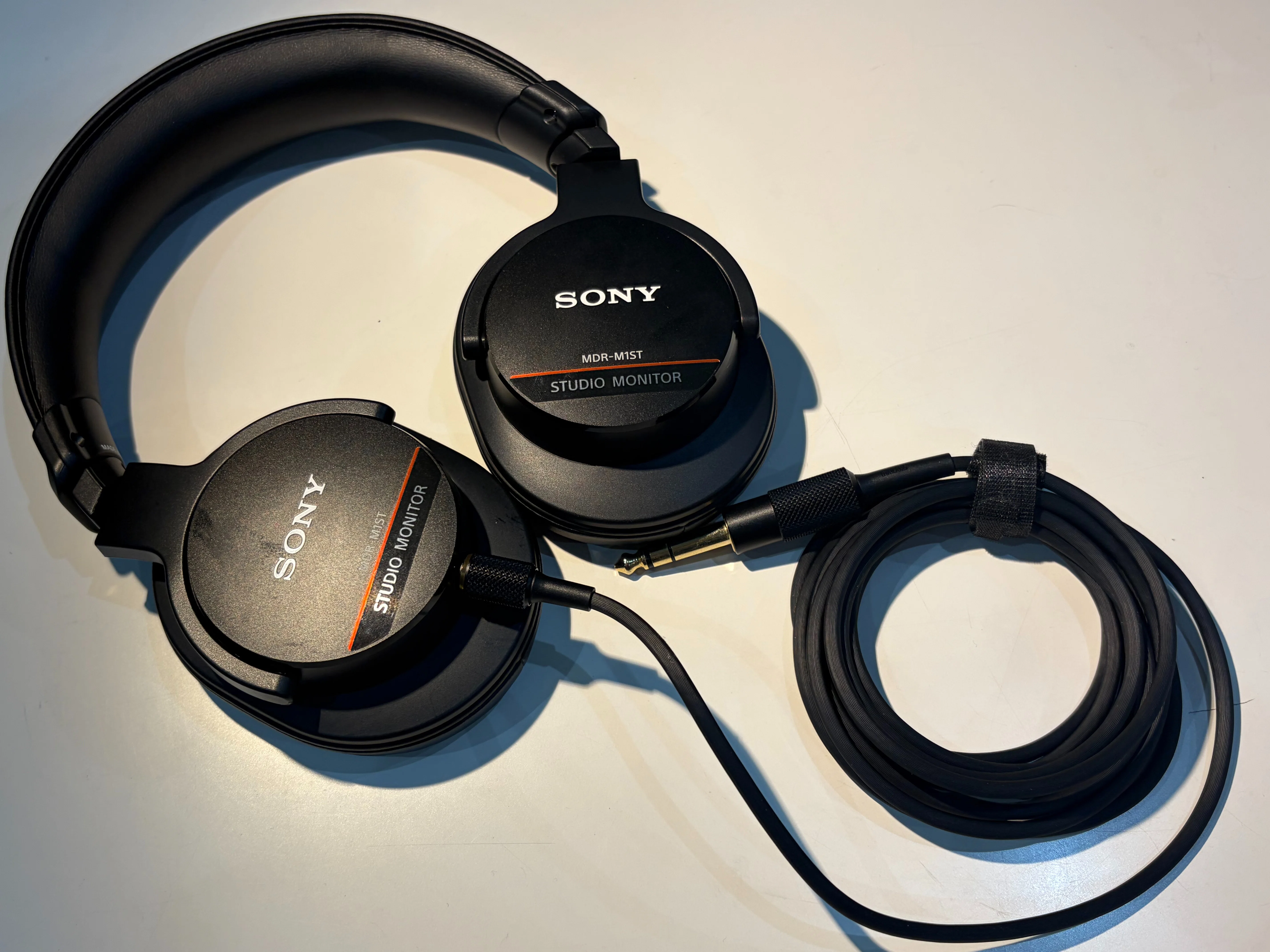 超いまさら】ソニーMDR-CD900STヘッドホンの正しい巻取りかた｜根本
