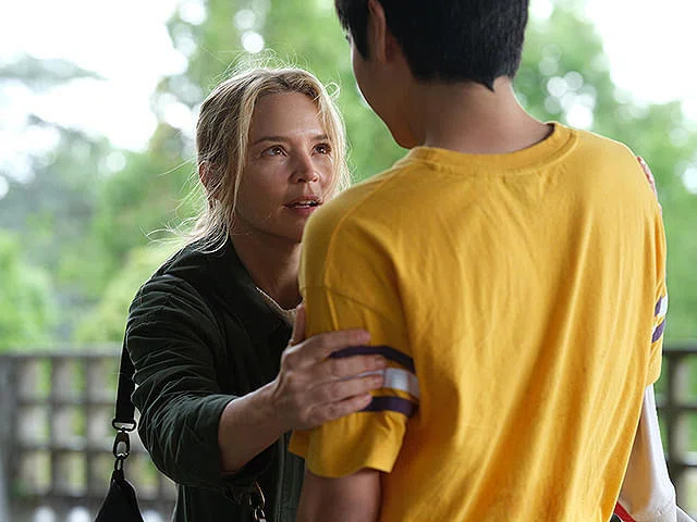 Cuplikan film 'Suddenly I Feel Ill' - adegan dramatis dengan aktor