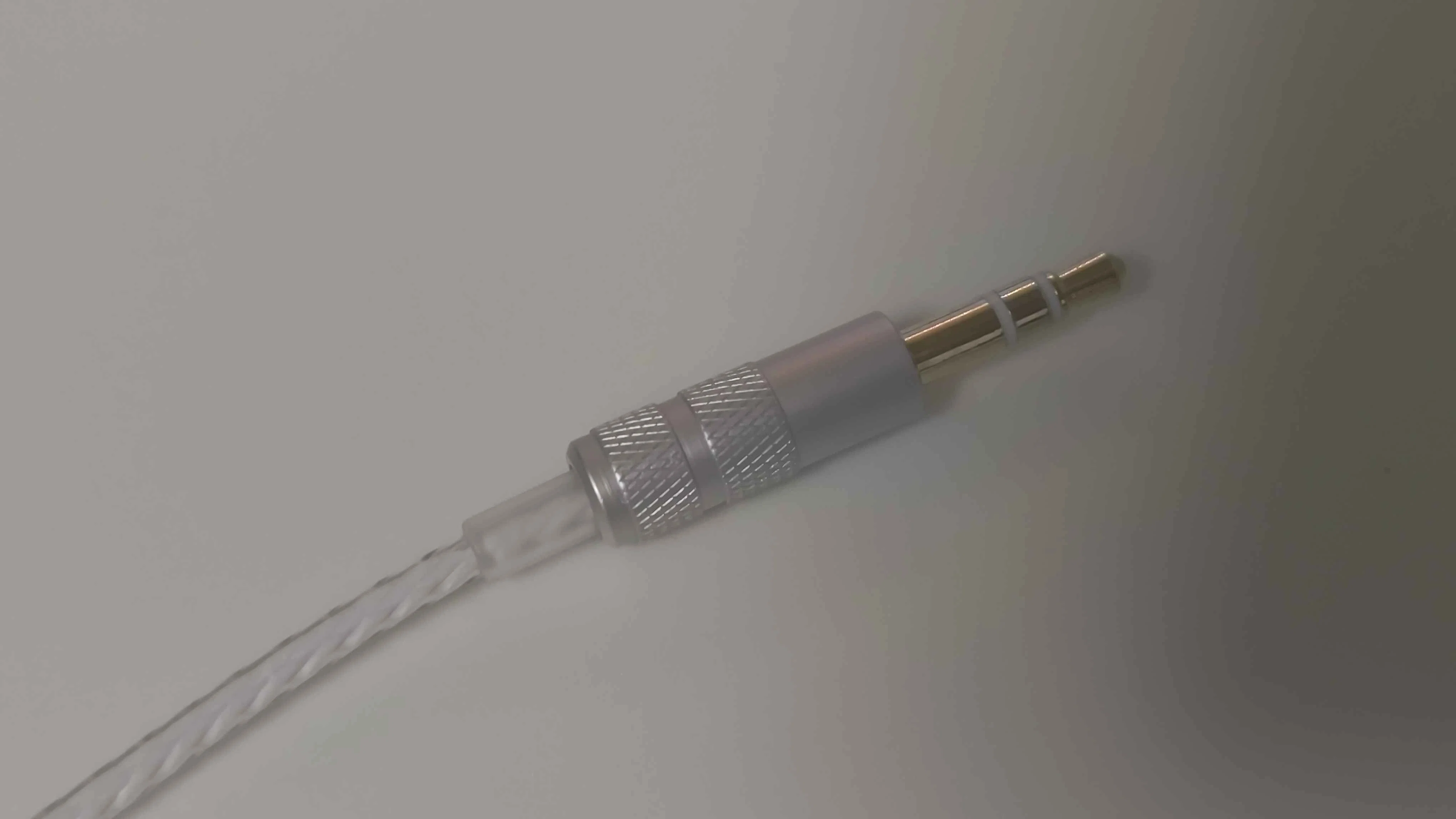 □珍しい｜軟骨伝導イヤホン CCH-K4-W サウンドボール｜株式会社CCH