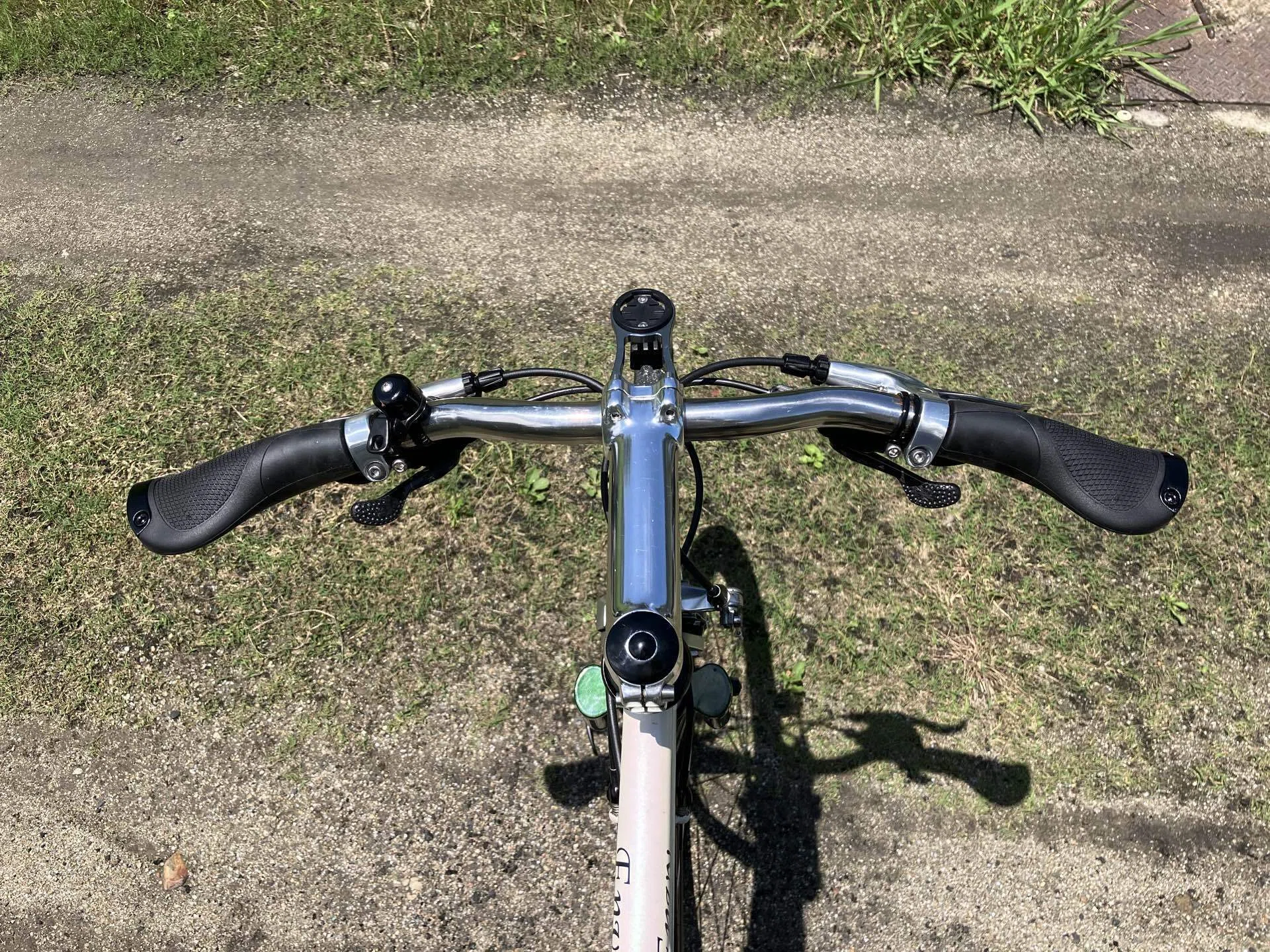 rockbikes envy 第2章開幕ママチャリハンドルでフラットバーロード化