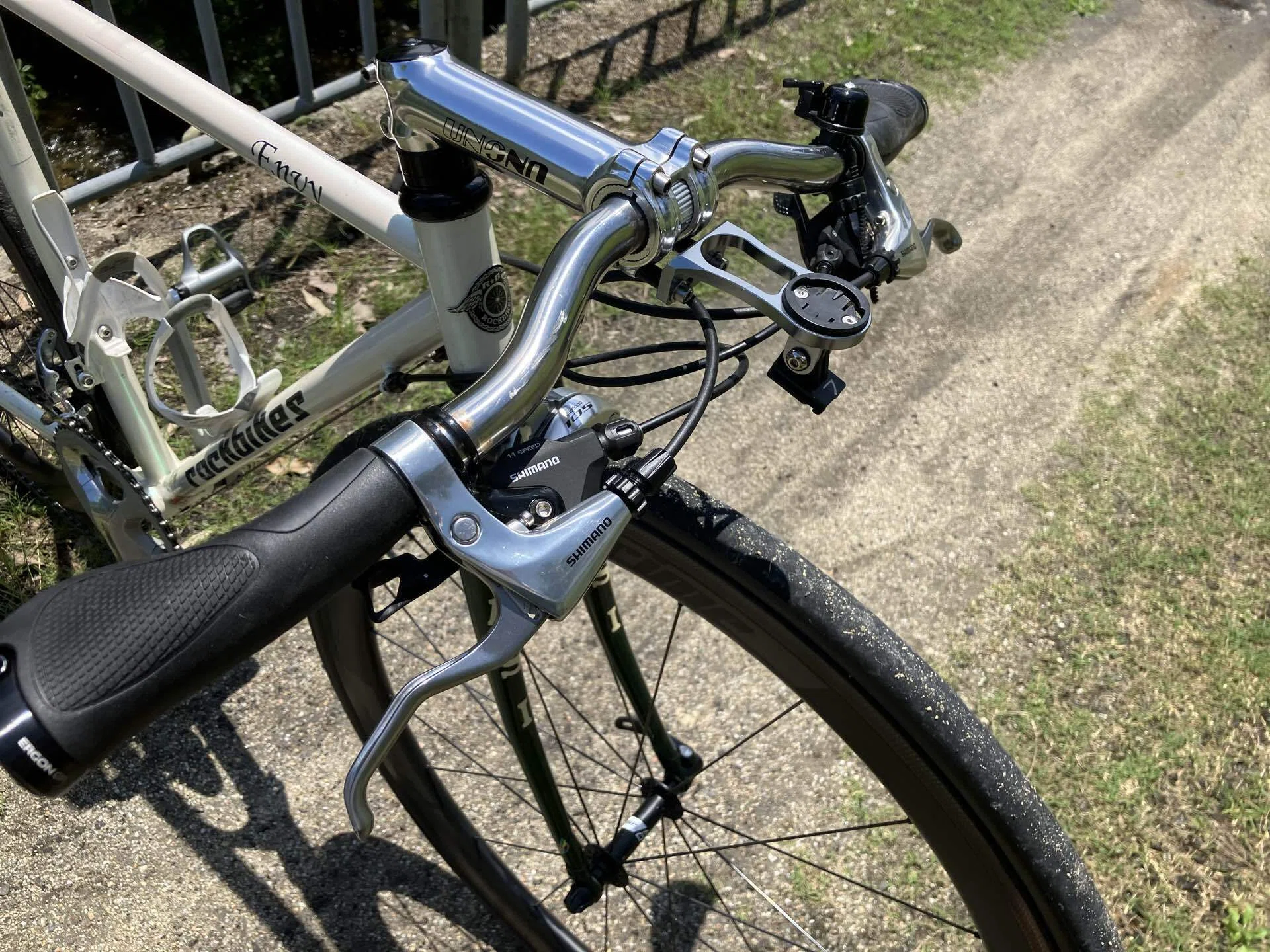 rockbikes envy 第2章開幕ママチャリハンドルでフラットバーロード化