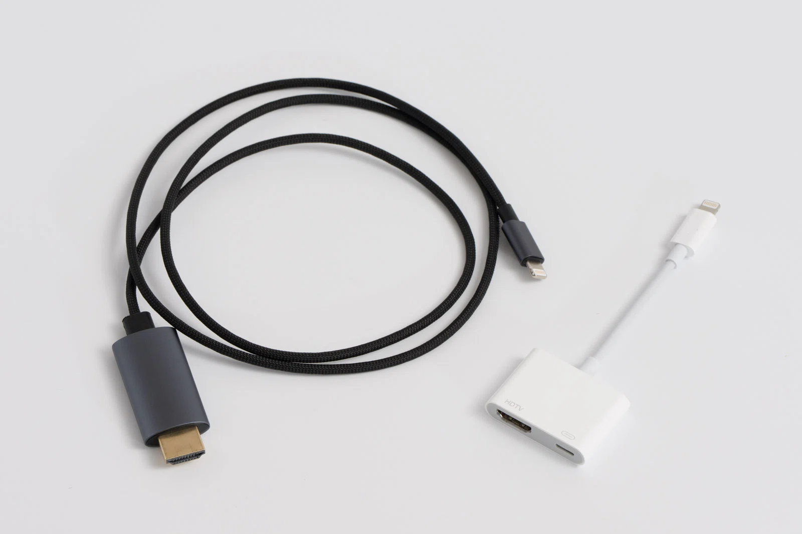 iPhoneをテレビに映すには？おすすめHDMI変換アダプタと映らないときの 