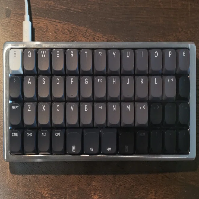 ガジェット】GoForty v2 Ortho｜「深海の鯨」をテーマに組んだ40