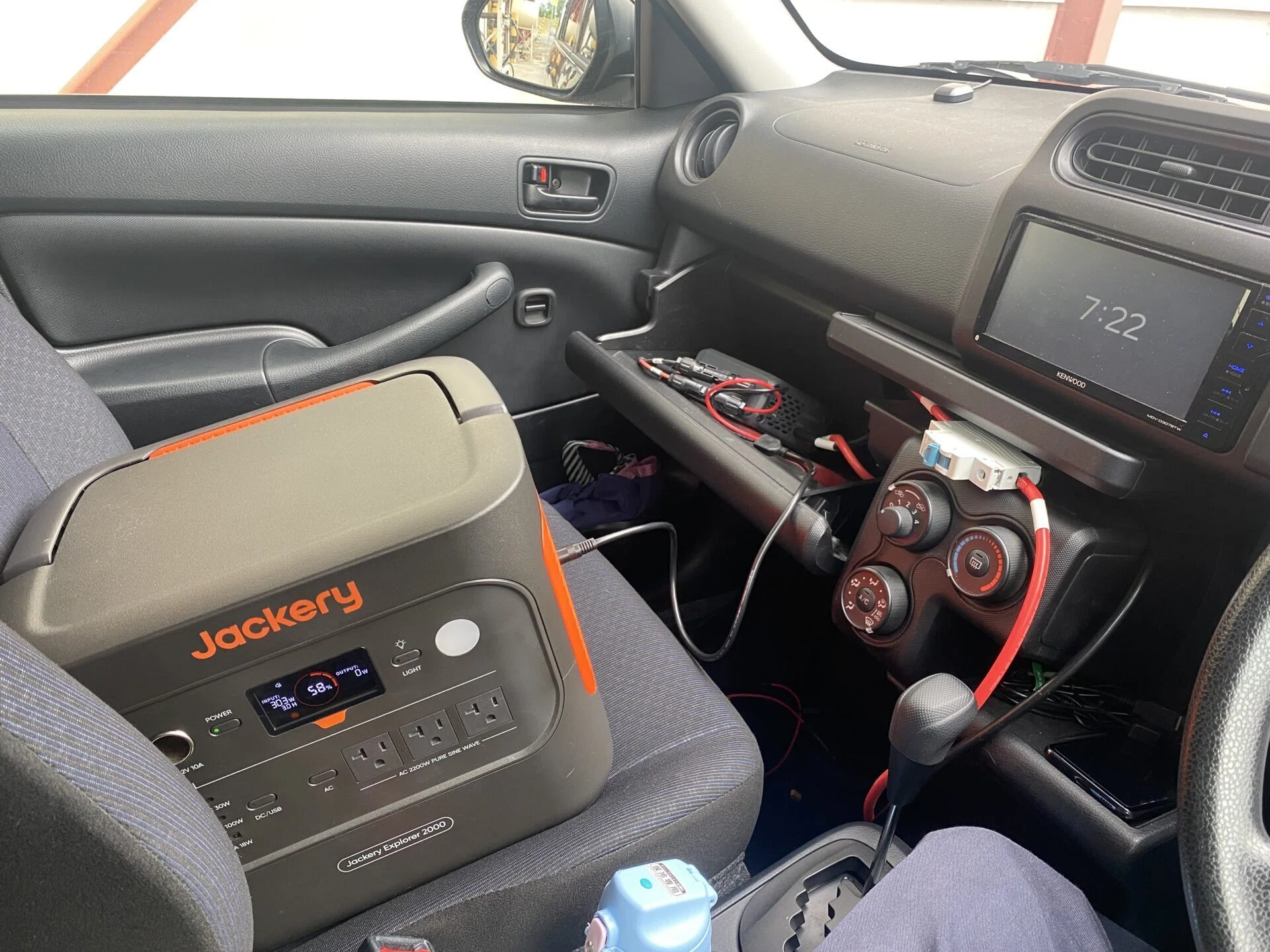 シガーソケット充電 vs 走行充電器｜Jackery 2000 Newを本気で充電