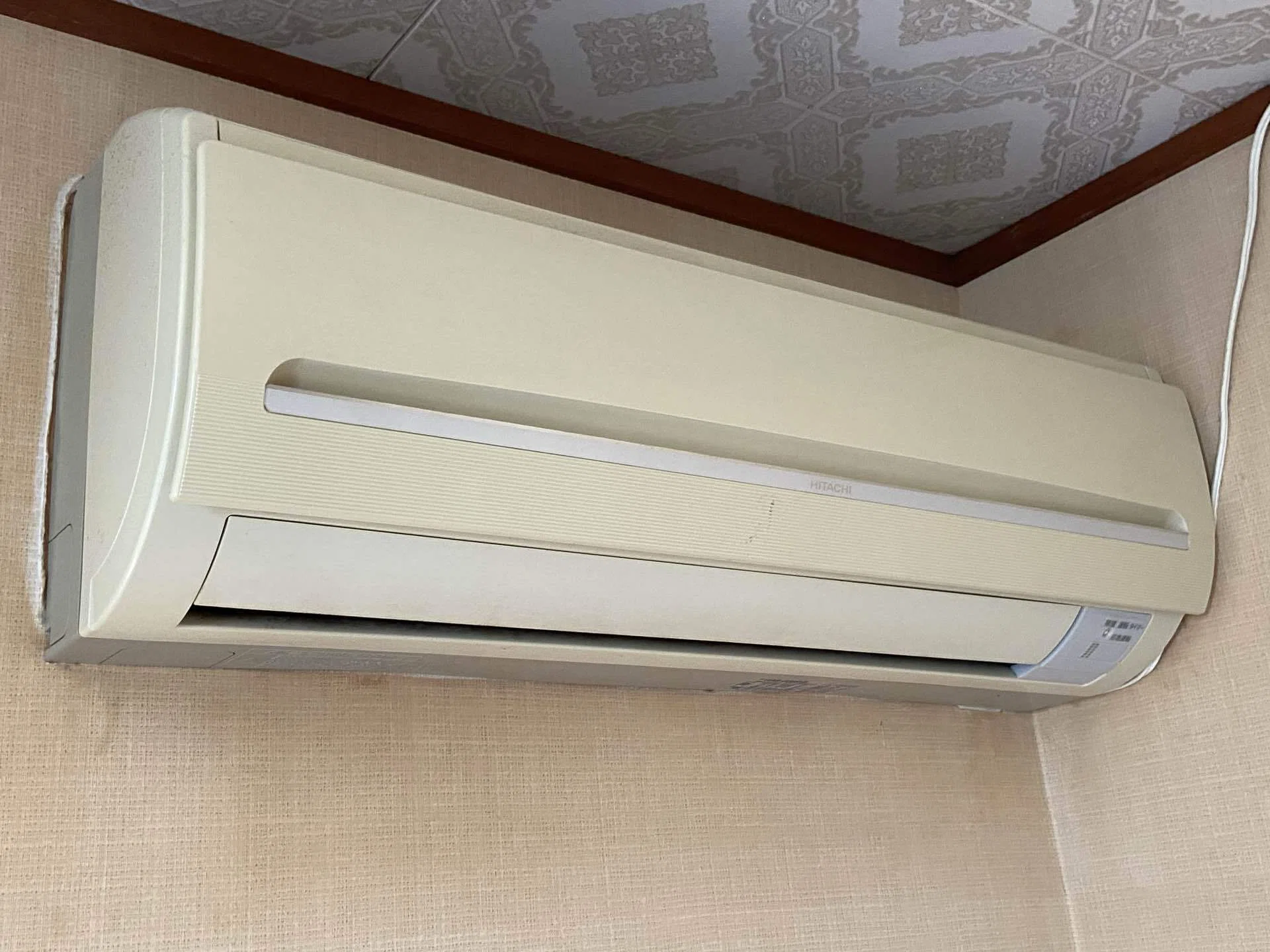 エアコン洗浄で見えた、本当の汚れ〜見えない場所ほど汚れている〜｜こ