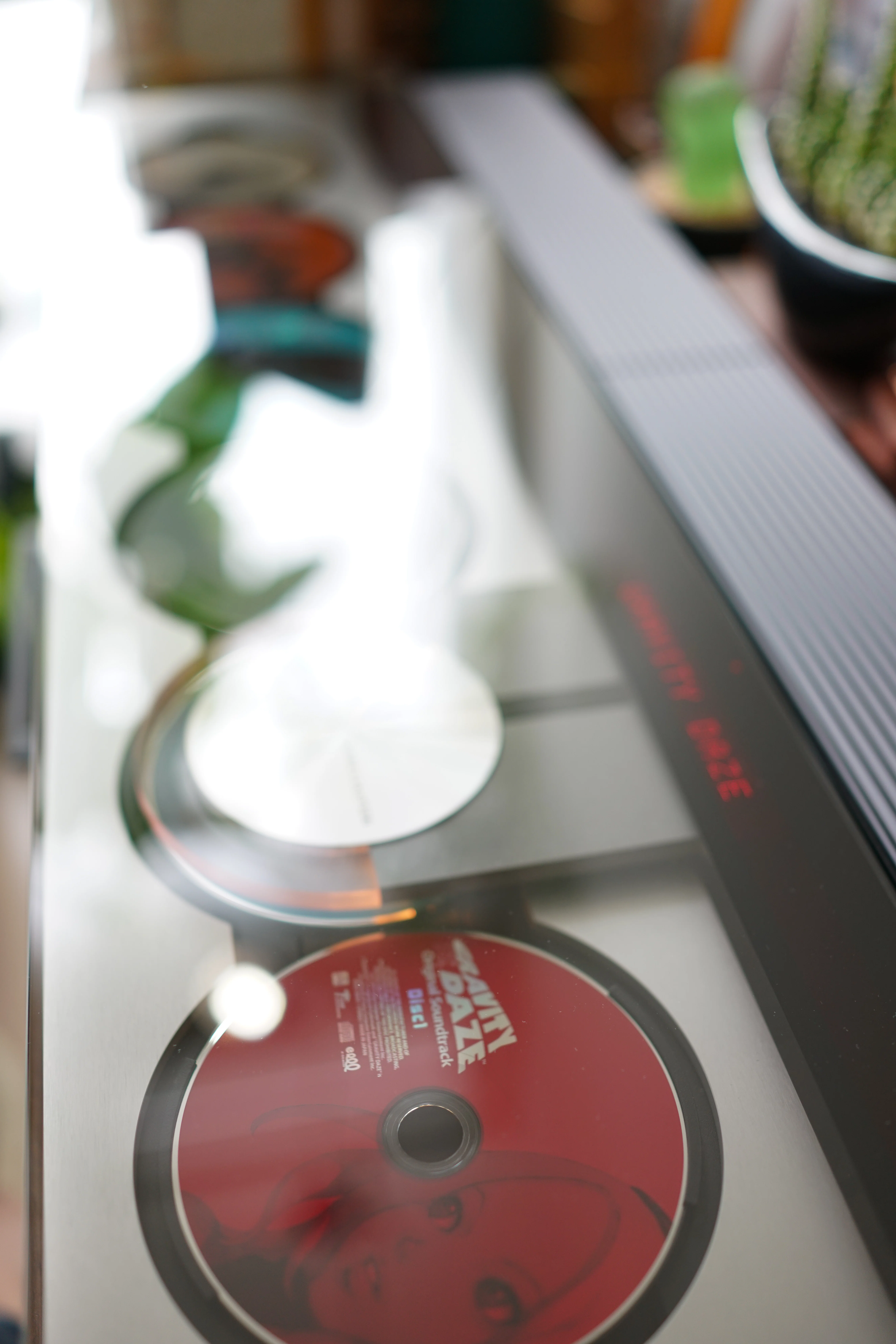狂気のCDプレーヤーBeosound9000に想うBang & Olufsenのデザイン｜ON+