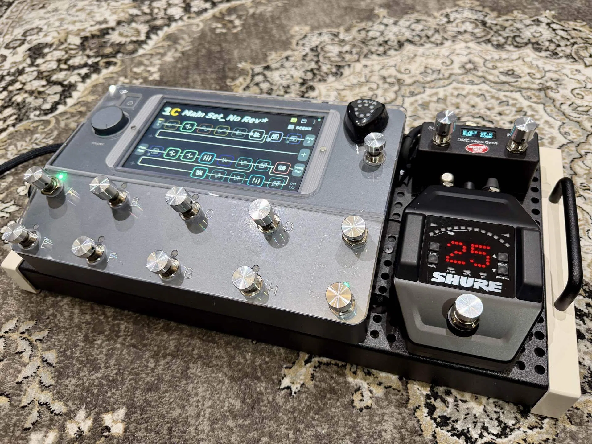 ​【美品】マルチを組み込むだけ！こだわり抜いたMIDI制御エフェクターボード ウラ側”まで使い切る、エフェクターボード構築術｜背面設置とボード