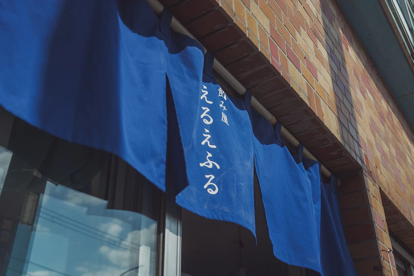 音楽と世代を繋ぐ、ライブという現場──cinema staff・辻友貴ロング