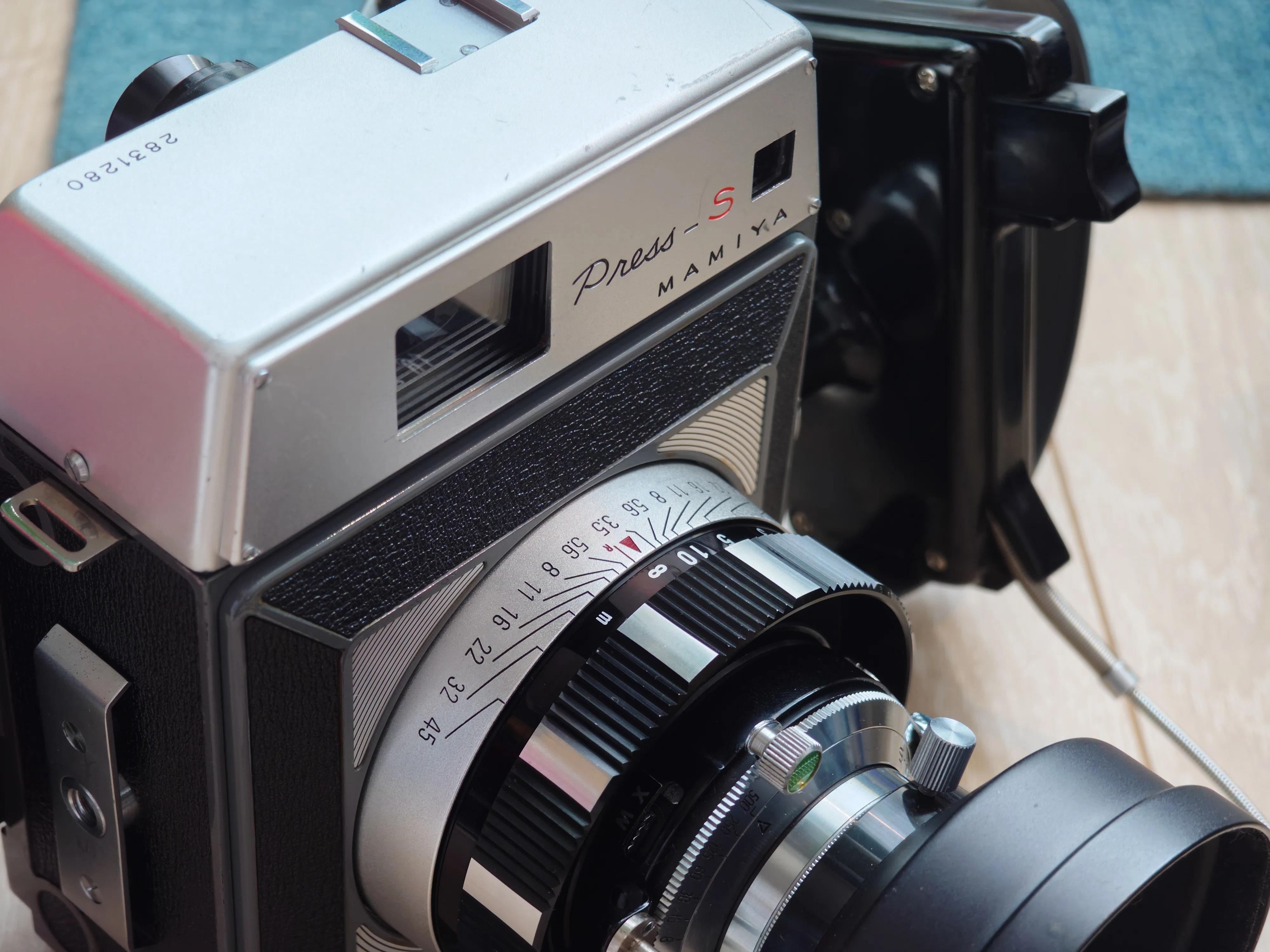 友達から届いたカメラ（MAMIYA Press-S）｜ON+Gadget