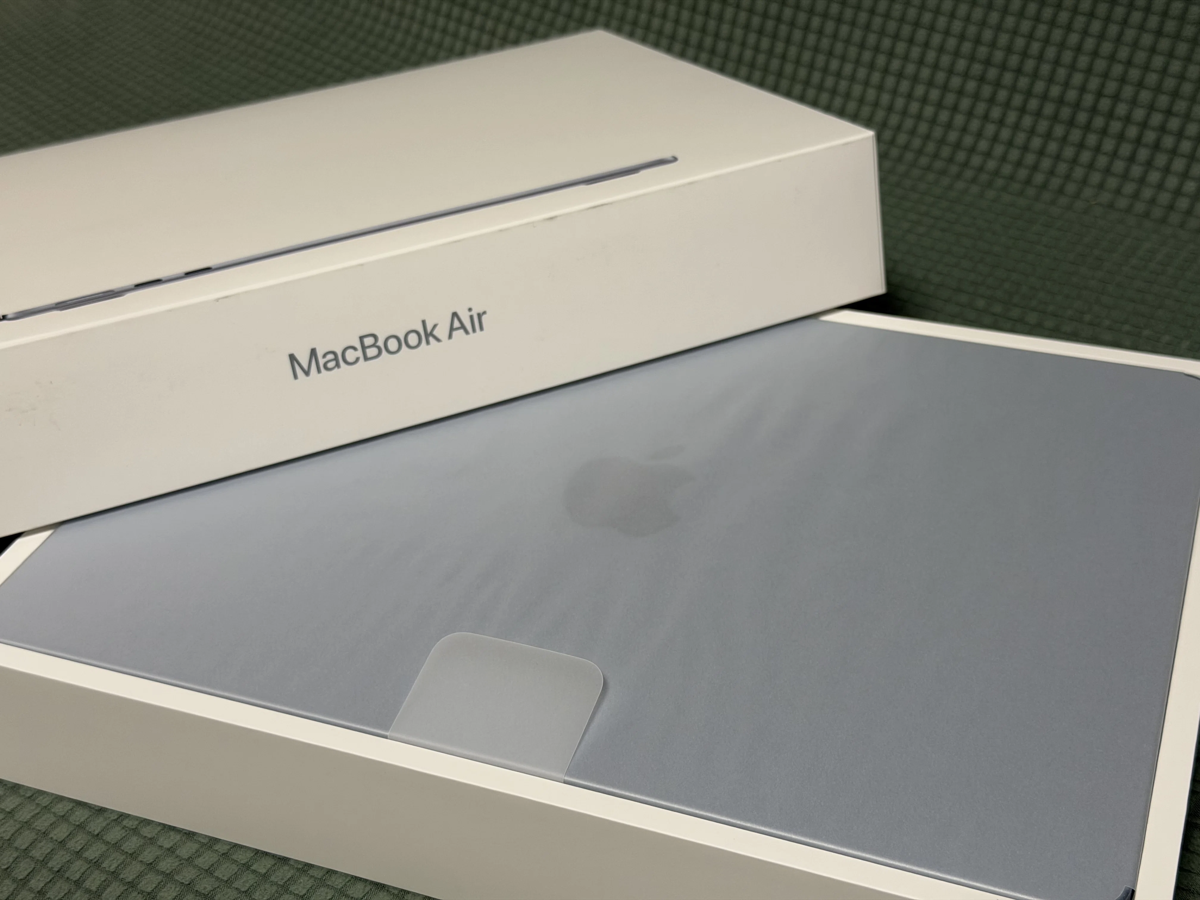 購入】 2026 M5 MacBook Air 13inch 1TB 〜 自由自在に軽やかに舞う