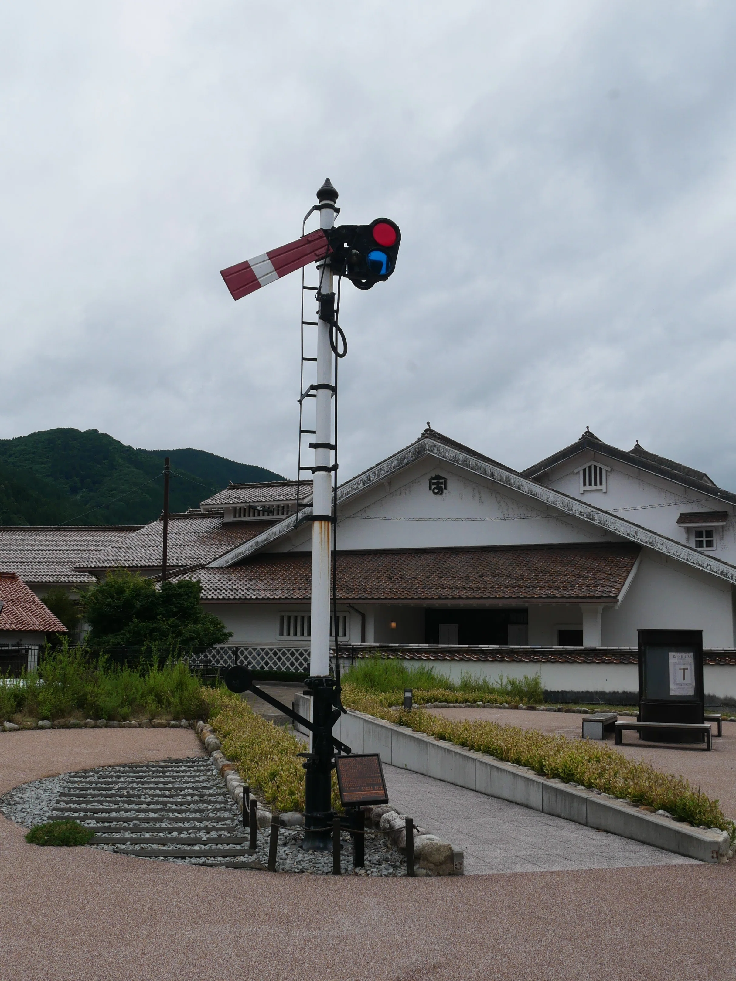703 石見の小京都・津和野。『案山子』が生まれた城跡から町を見下ろす