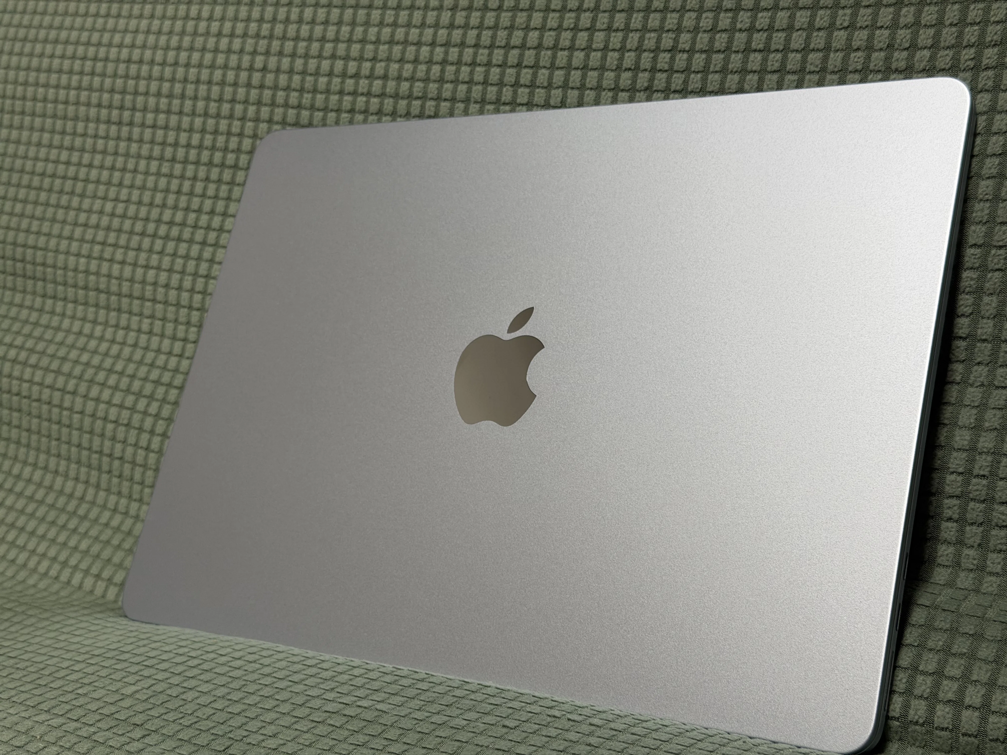 購入】 2026 M5 MacBook Air 13inch 〜 自由自在に軽やかに舞う“機動力