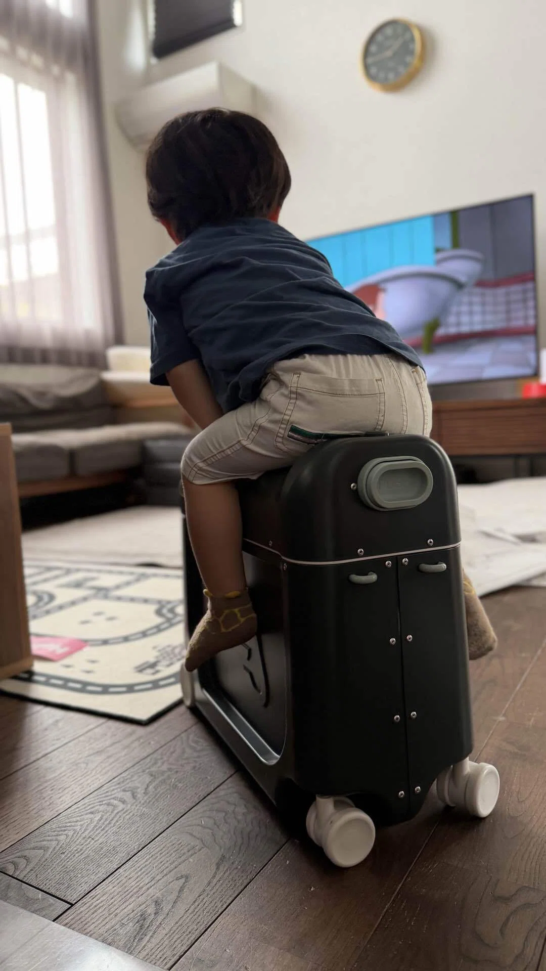 JETKIDS 子ども用スーツケース　購入前コメントください 2026|stokkeの乗れるスーツケース【ジェットキッズ】購入レポ