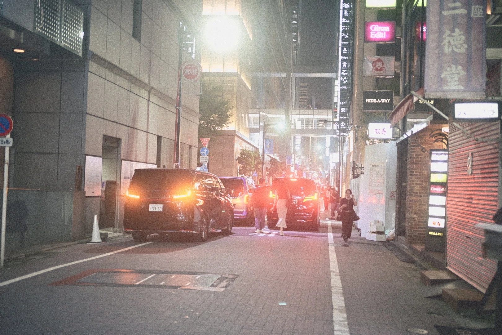 平日の夜、銀座へ。Zfと40mmが切り取った二つの顔｜TAKU