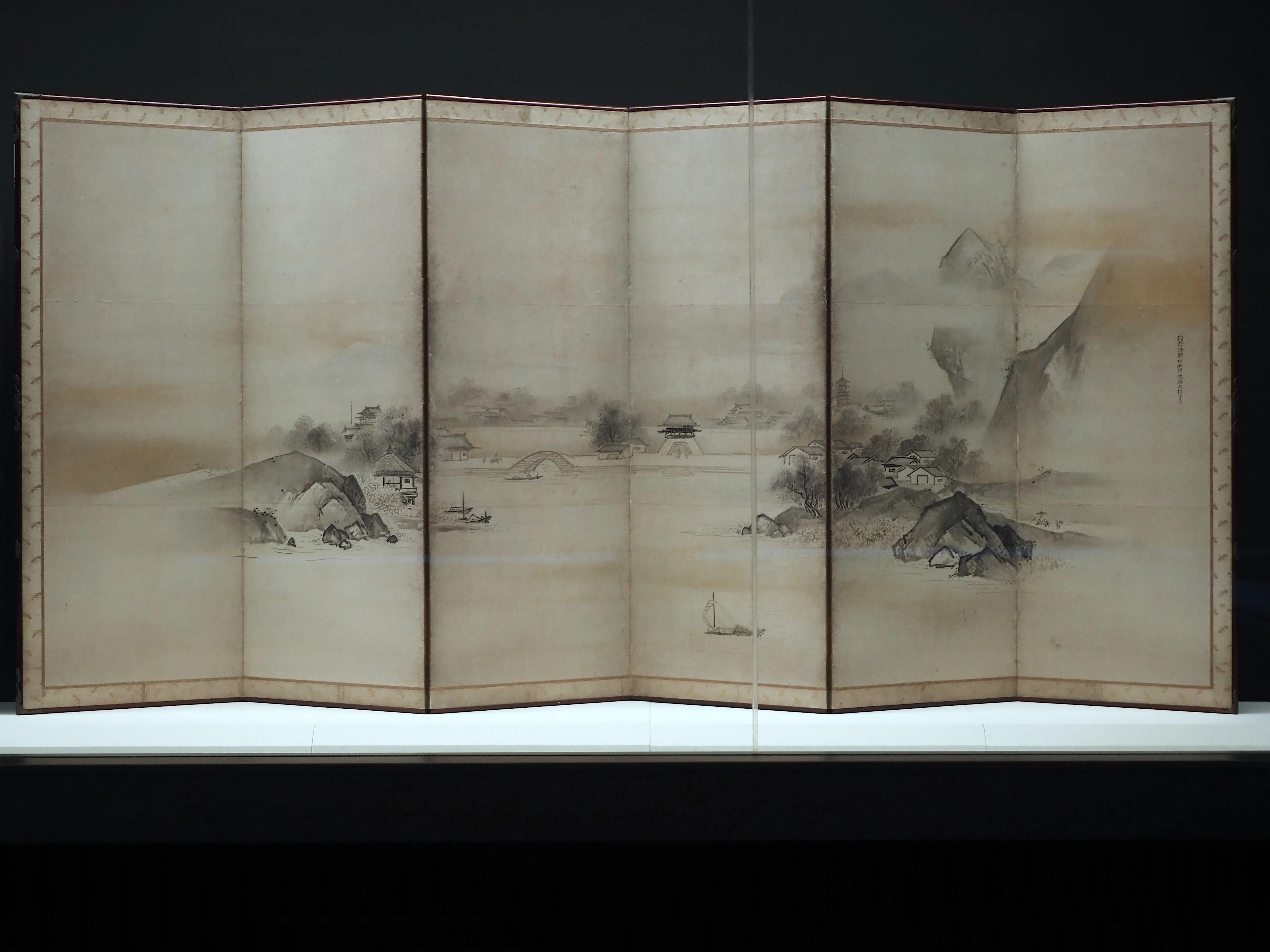 狩野山雪の《流水花卉図屏風》 実は両面仕様（リバーシブル）だった