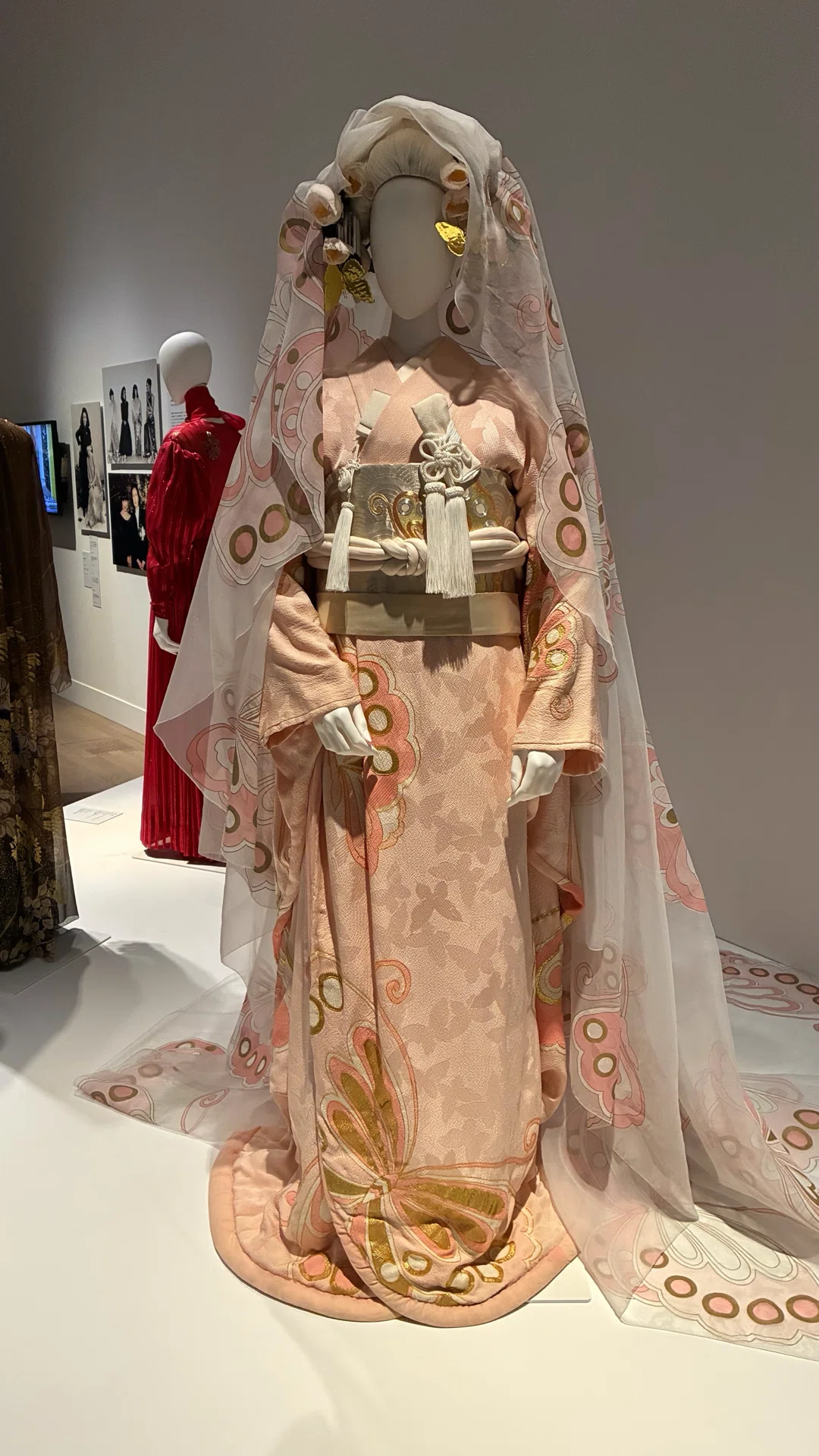 蝶々夫人』を仕立て直したデザイナー。《森英恵 ヴァイタル・タイプ展