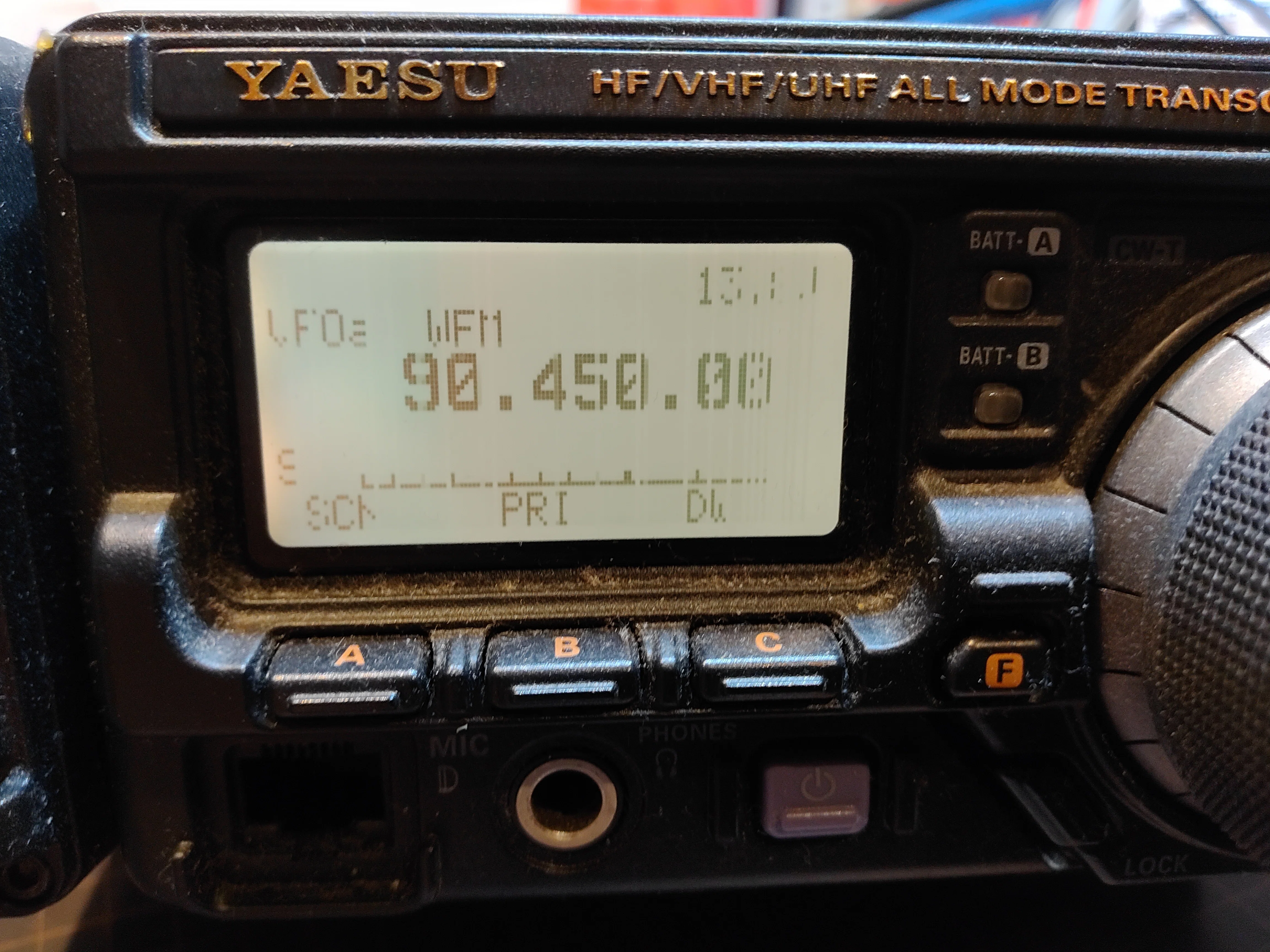 修理記録】アマチュア無線機修理【八重洲無線FT-897・液晶交換】｜kema