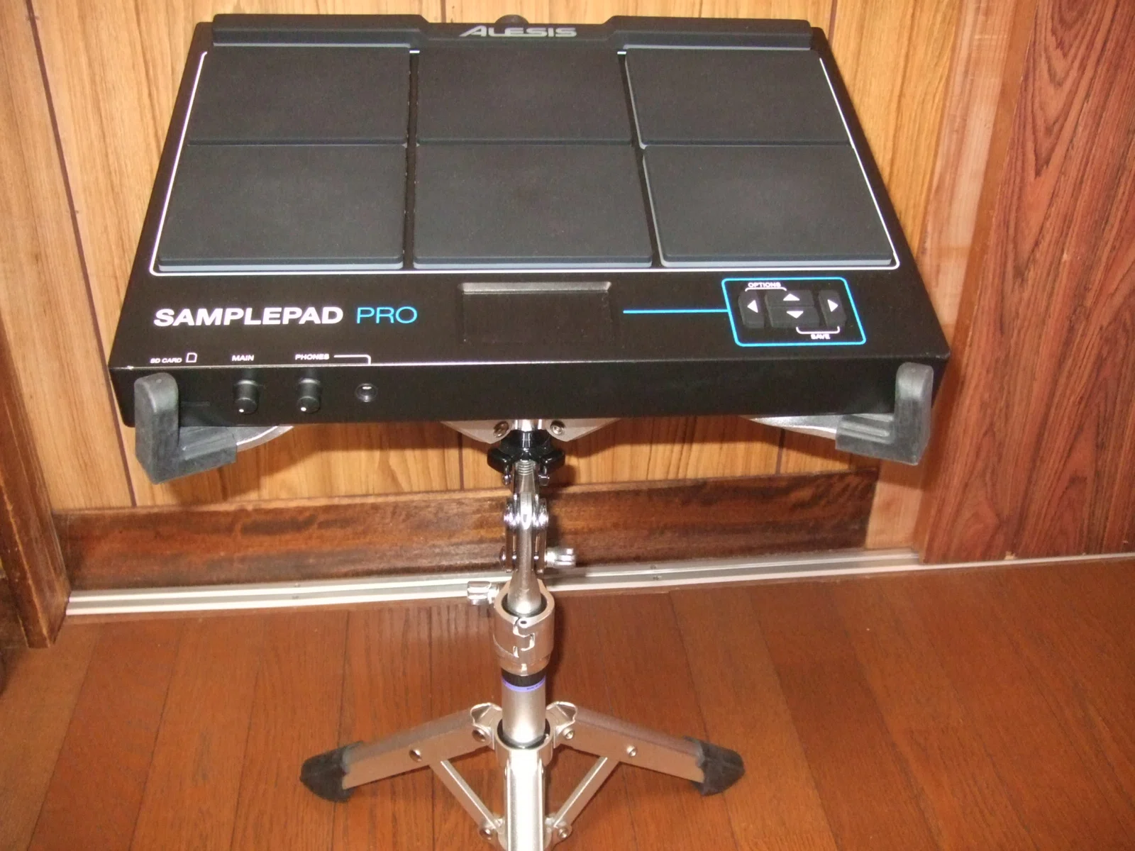 ALESIS サンプリングパッド（SAMPLEPAD PRO）｜モメドラム