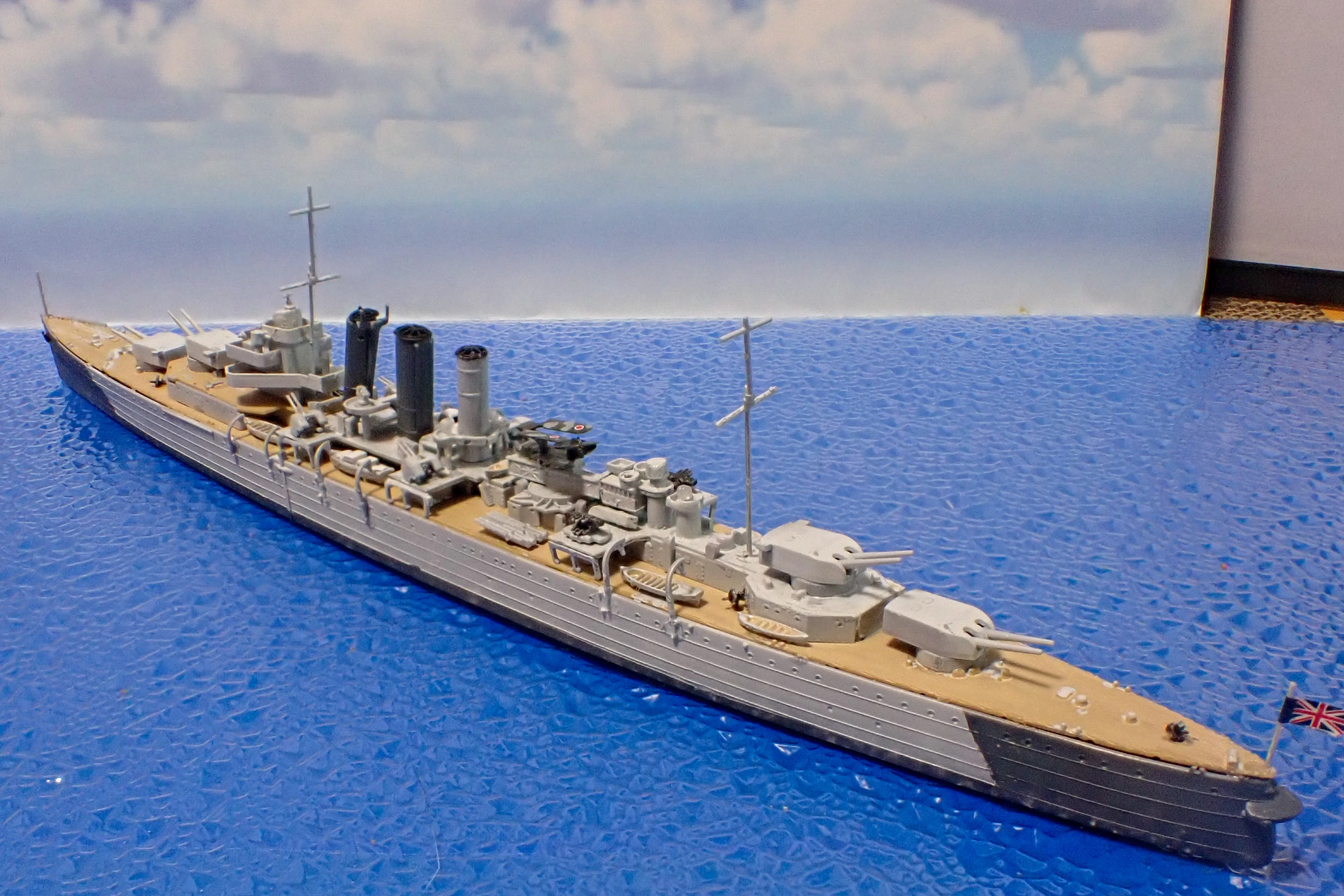 (未使用･未開封品)　青島文化教材社 1/700 ウォーターラインシリーズ 限定 イギリス海軍 重巡洋艦 ドーセットシャー ビスマルク追撃戦 プラモデル (メーカー初回受注 bt0tq1u 青島文化教材社 1/700 ウォーターラインシリーズ 限定 イギリス海軍 重