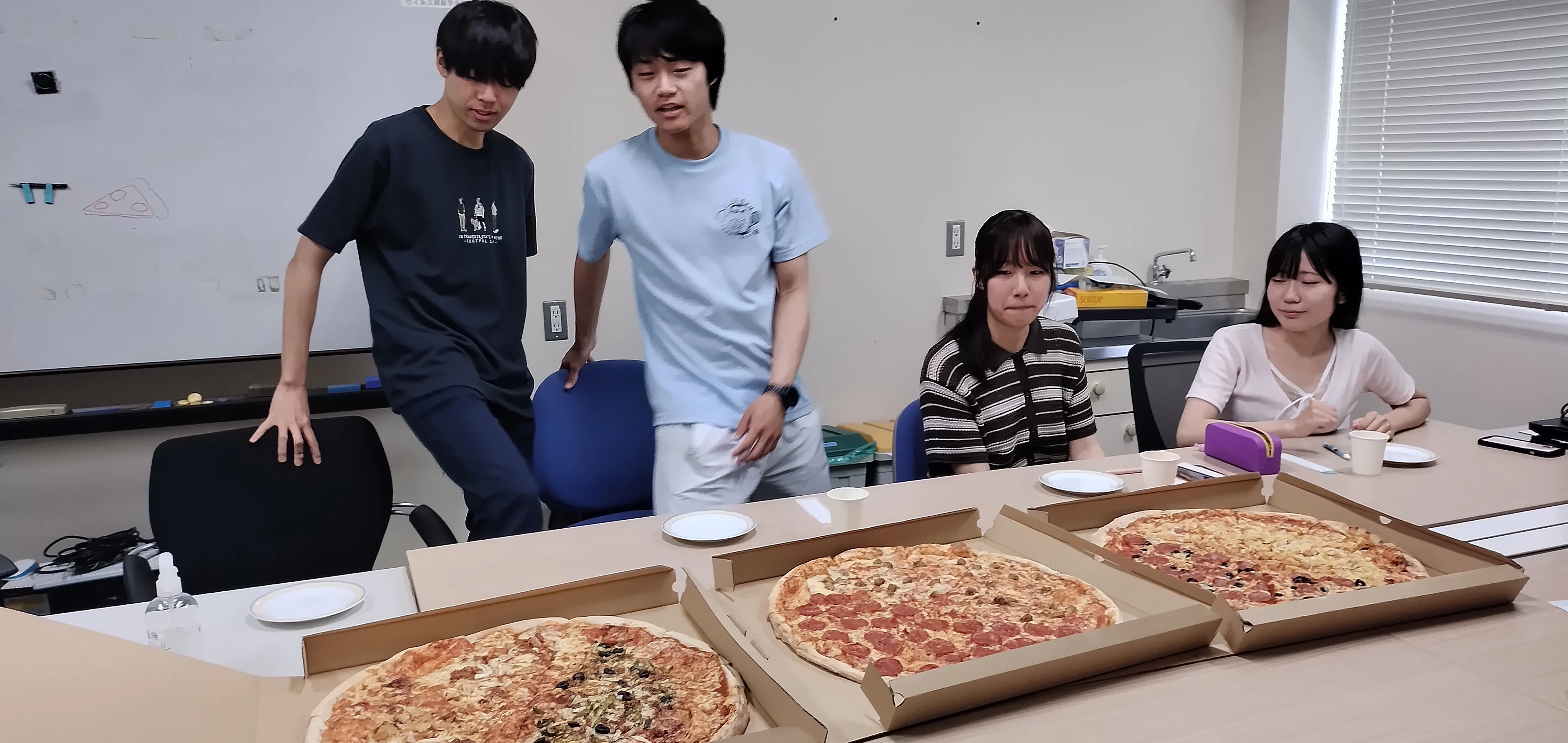 第一回 吉田先生とピザを食べる会｜シン・あべみょん