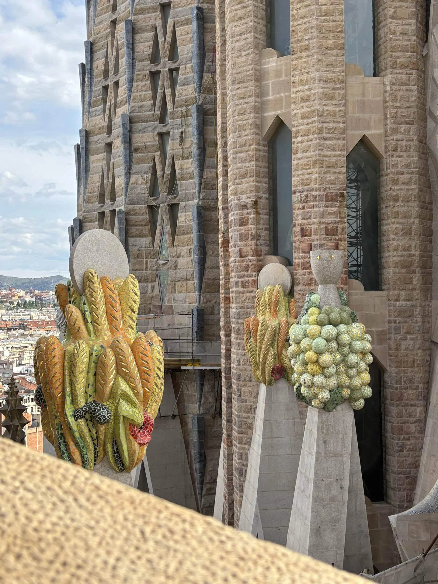 70‘s⭐️スペイン⭐️アップル⭐️テラリウム⭐️ガラス⭐️アンティーク⭐️オブジェ Spain] Touring around the Sagrada Familia｜せかまち✈️26歳