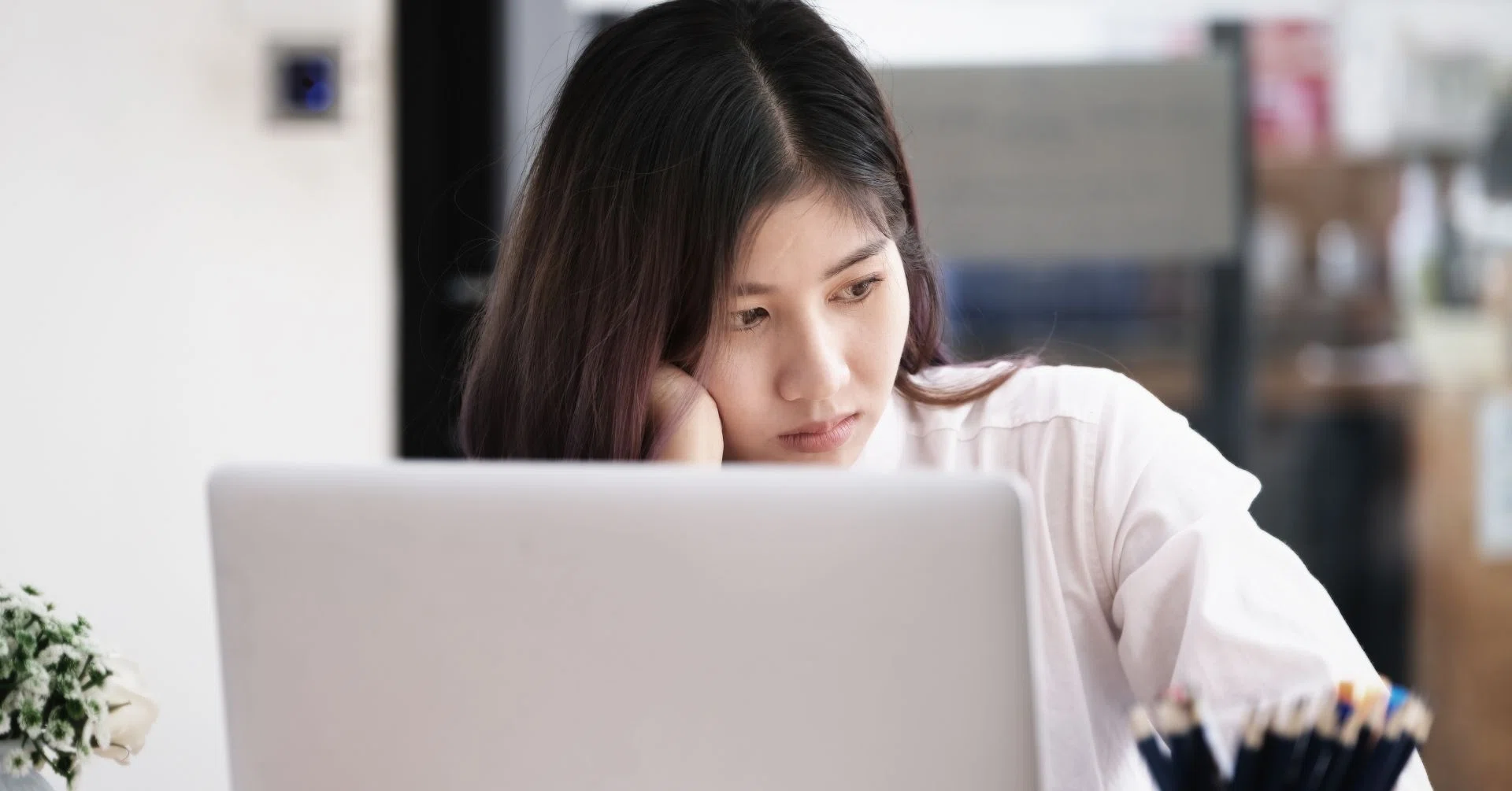 正社員の女性におすすめの副業は？本業と両立しやすい在宅ワーク
