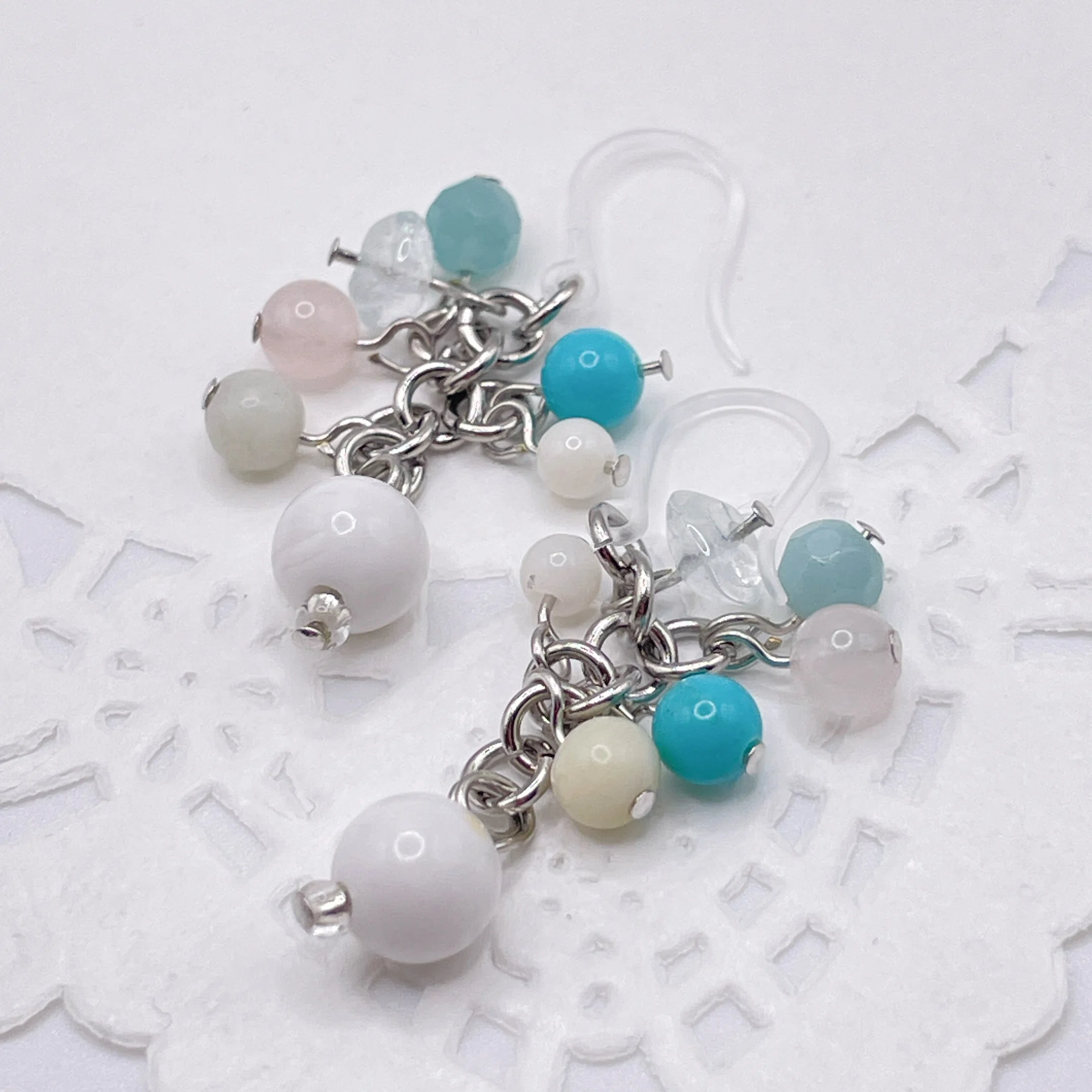 ハンドメイド天然石ピアス アソート まとめ売り(sea blue-white) 空と海のあいだの色。夏色天然石ピアス｜ターコイズとアマゾナイトの
