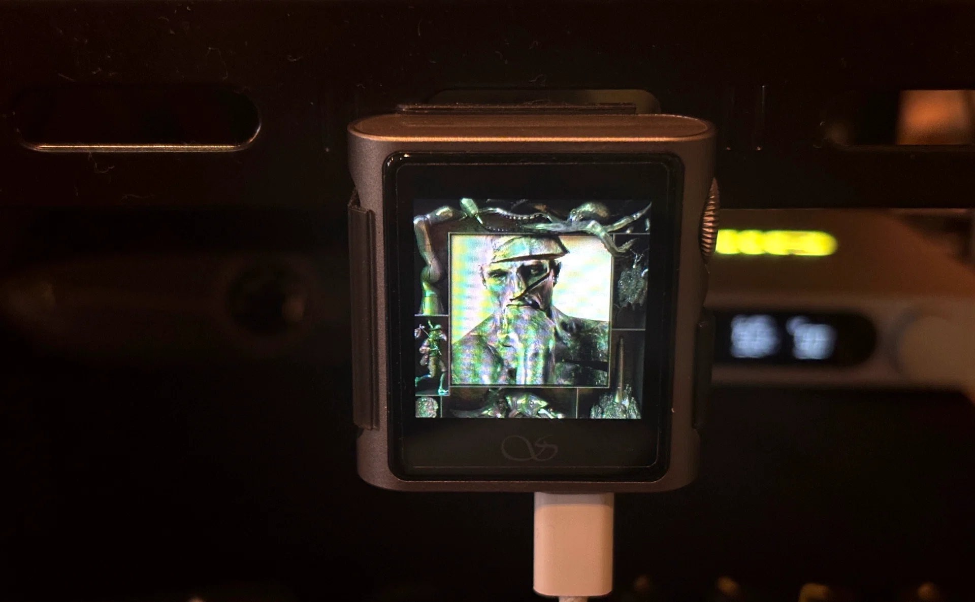 SHANLING M0S——microSDに音楽を詰め込む、CDを棚に並べるような悦び