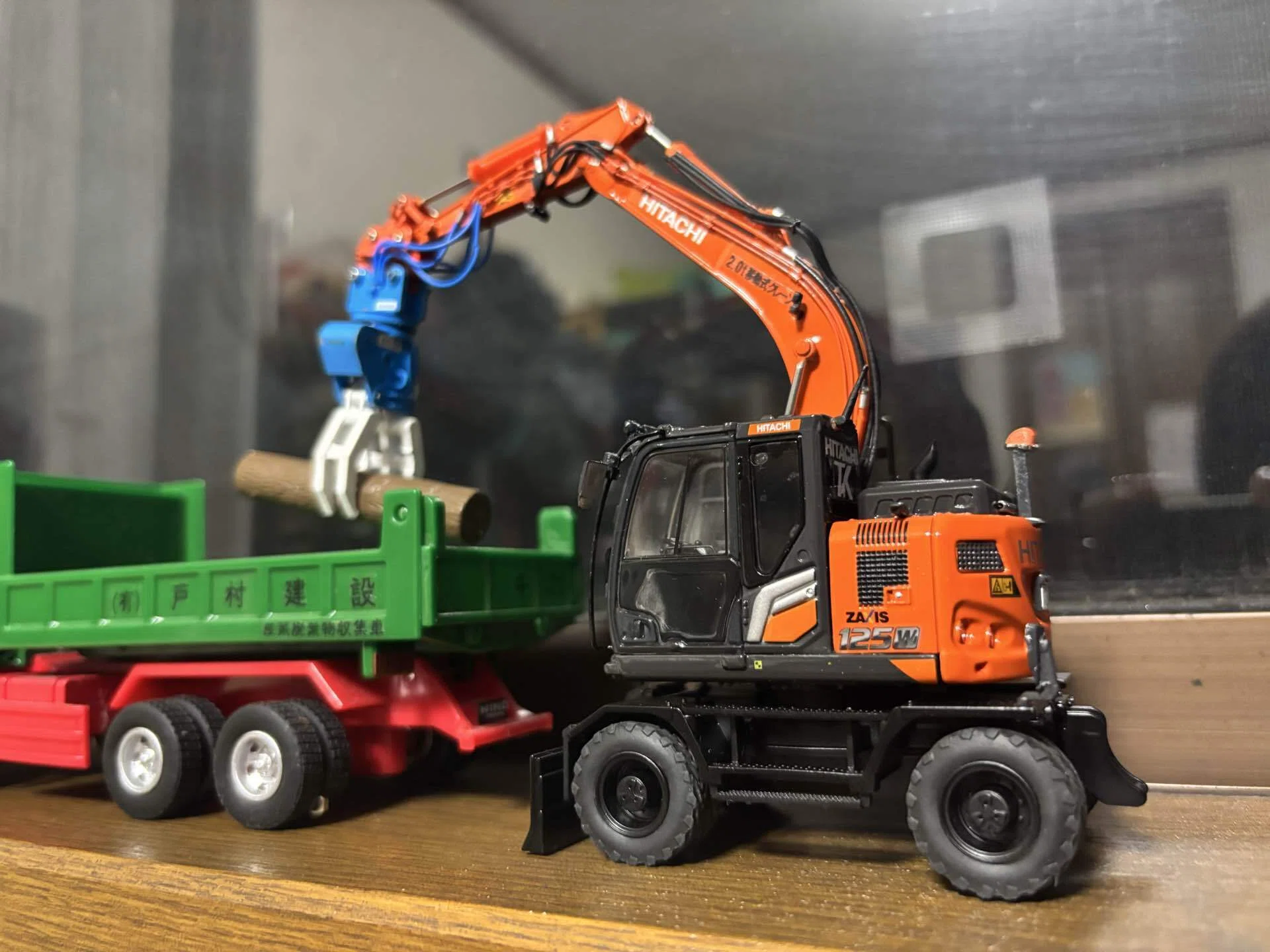 日立建機日本 ZX125W-7 1/50が完成！✨｜minato.excavator