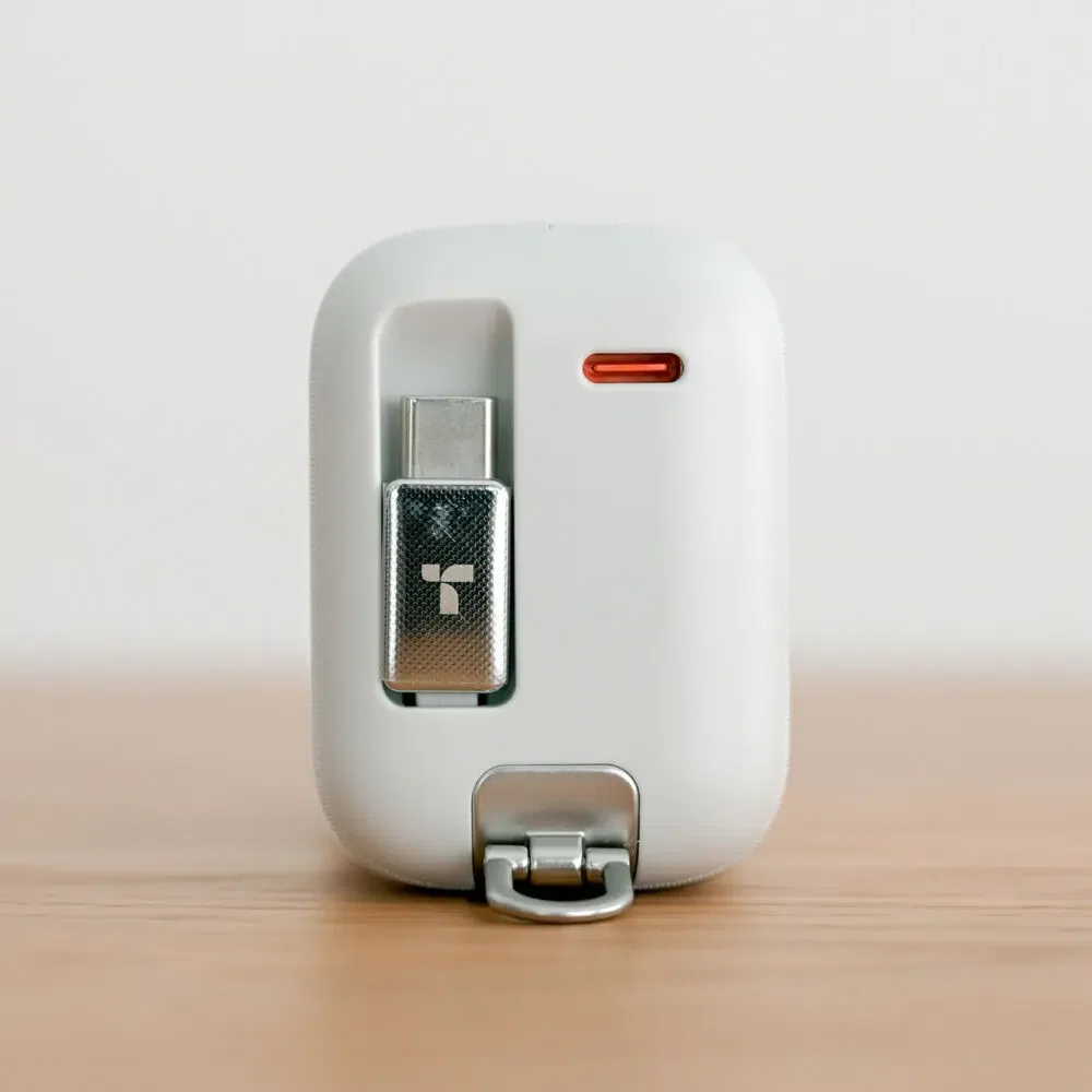 Reviewing the TORRAS FlexLine 3-in-1 Cube! A power bank with an AC