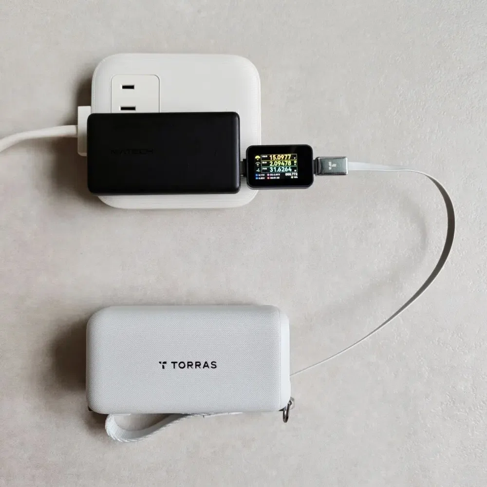 Reviewing the TORRAS FlexLine 3-in-1 Cube! A power bank with an AC